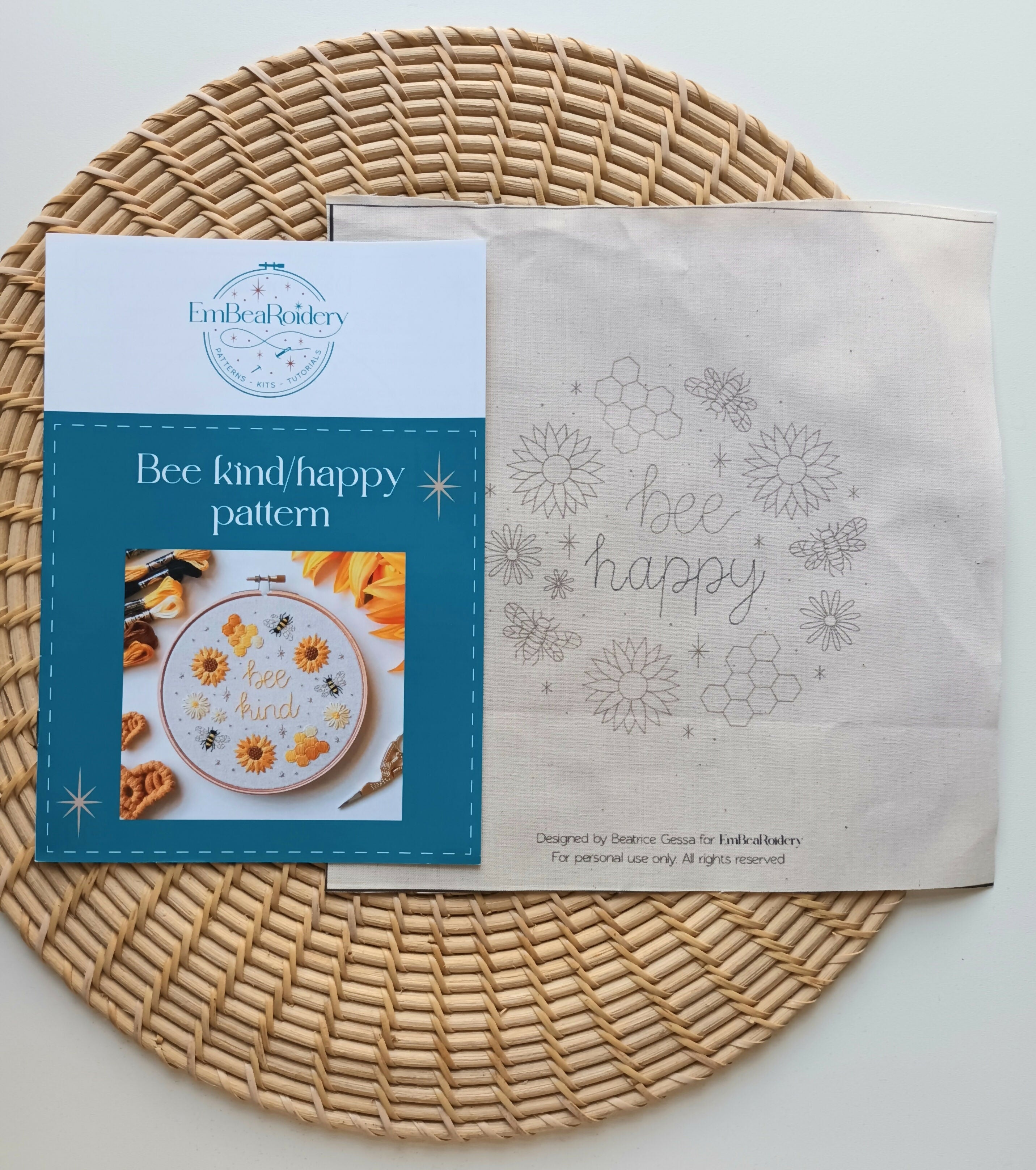 Preprinted embroidery pattern for beginners - Bee happy