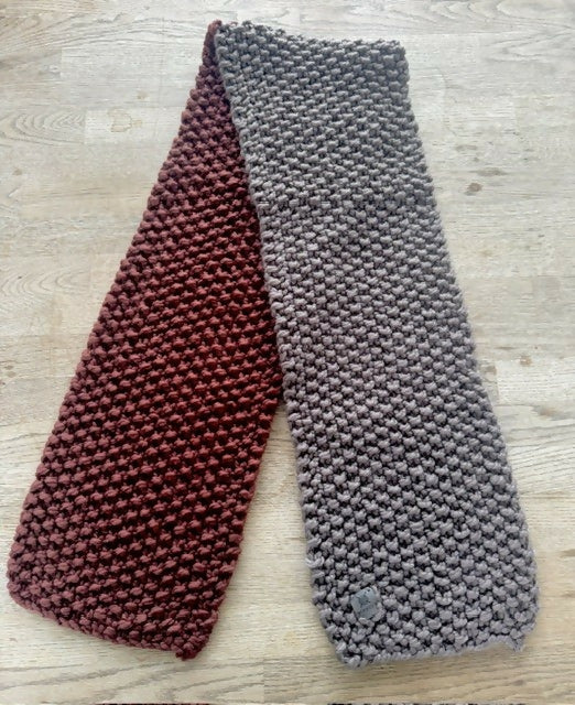 MID-LENGTH COSY CHUNKY 2-COLOUR SCARF - MAHOGANY & FAWN