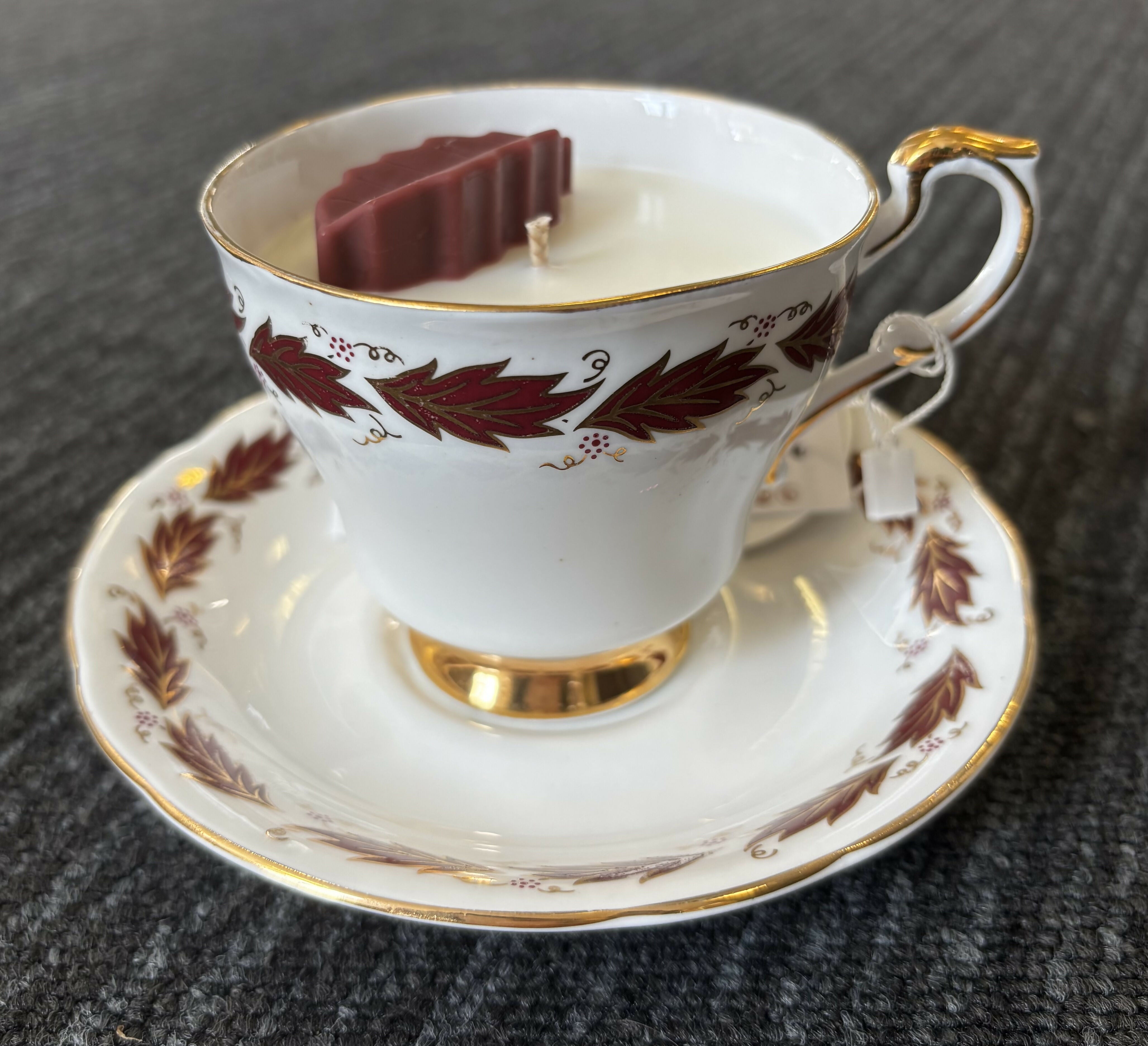 Vintage Teacup Candle - Rhubarb and Custard
