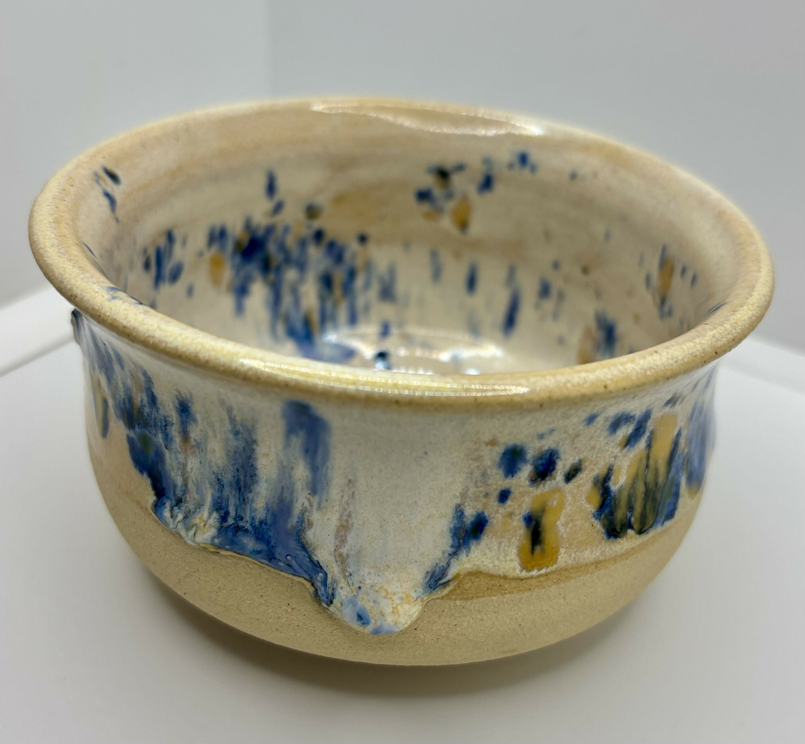 Drippy Blue and white pot