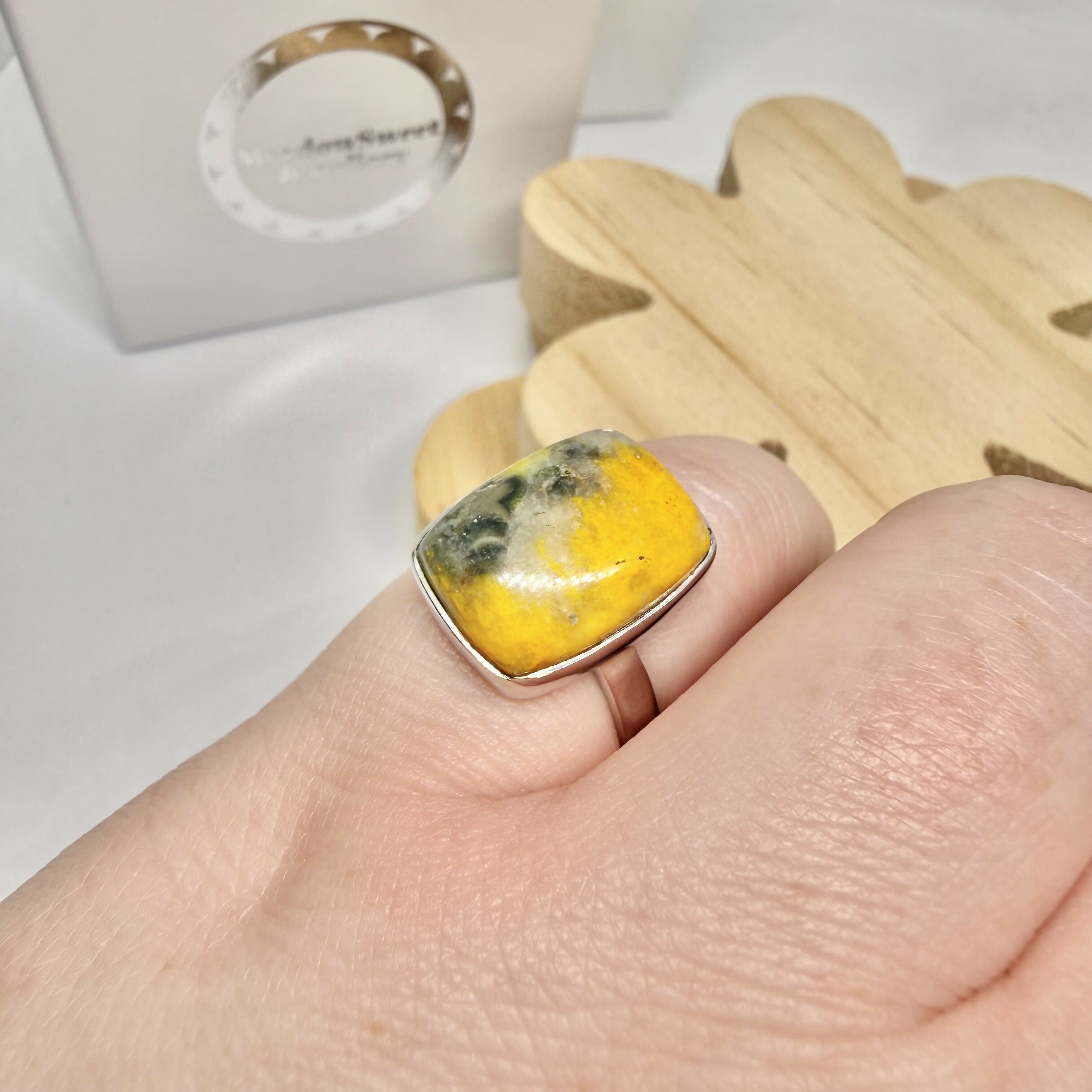 BUMBLEBEE JASPER RING SIZE N