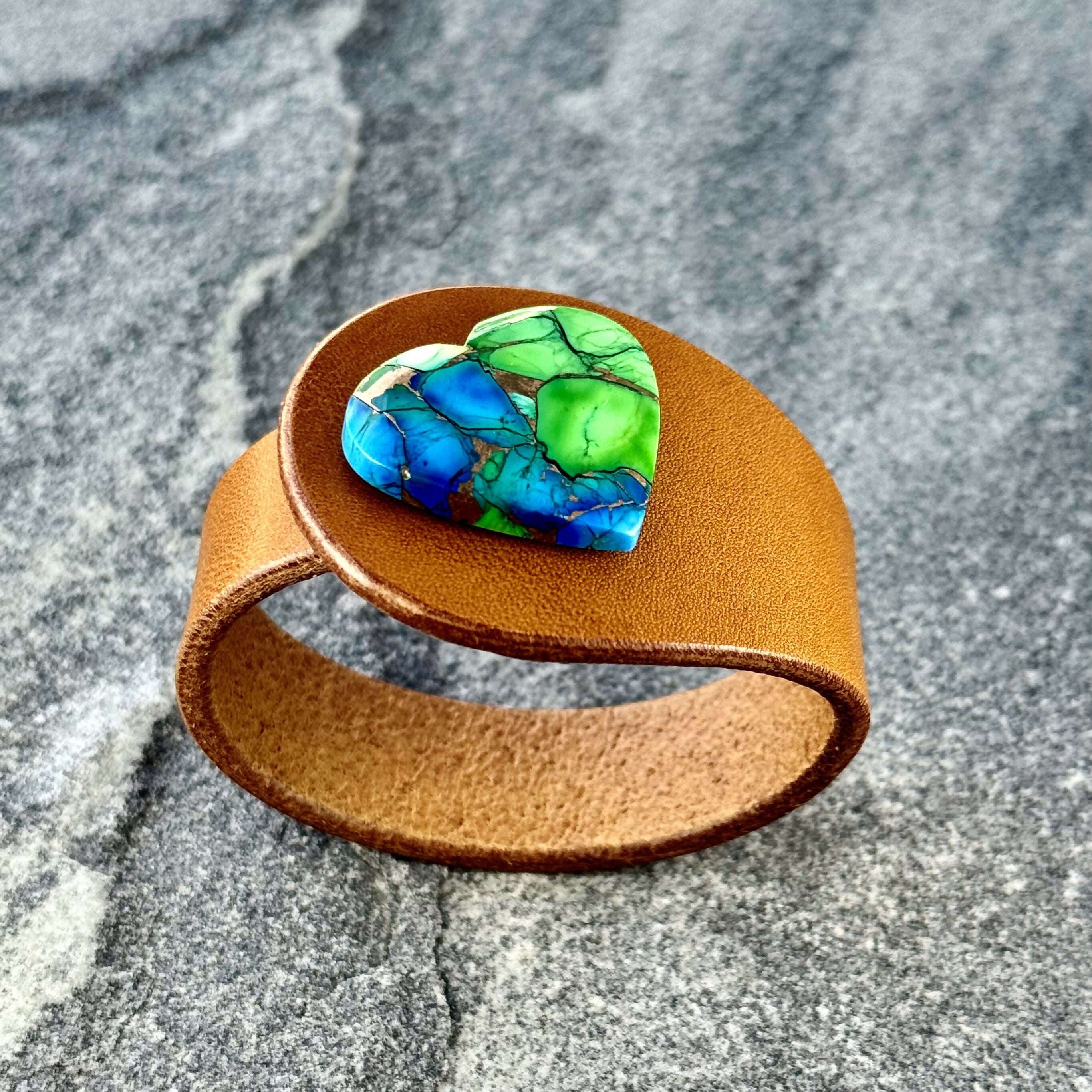 Handcrafted Natural Leather & heart-shaped Peacock Dahlia Turquoise Gemstone Bracelet - Size S or M