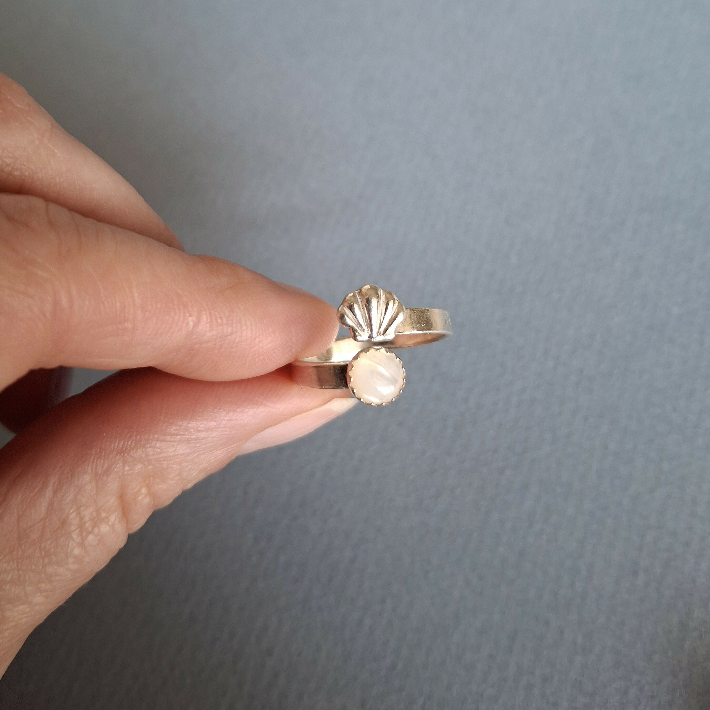 Handmade Adjustable Mother of Pearl And Silver Size Q