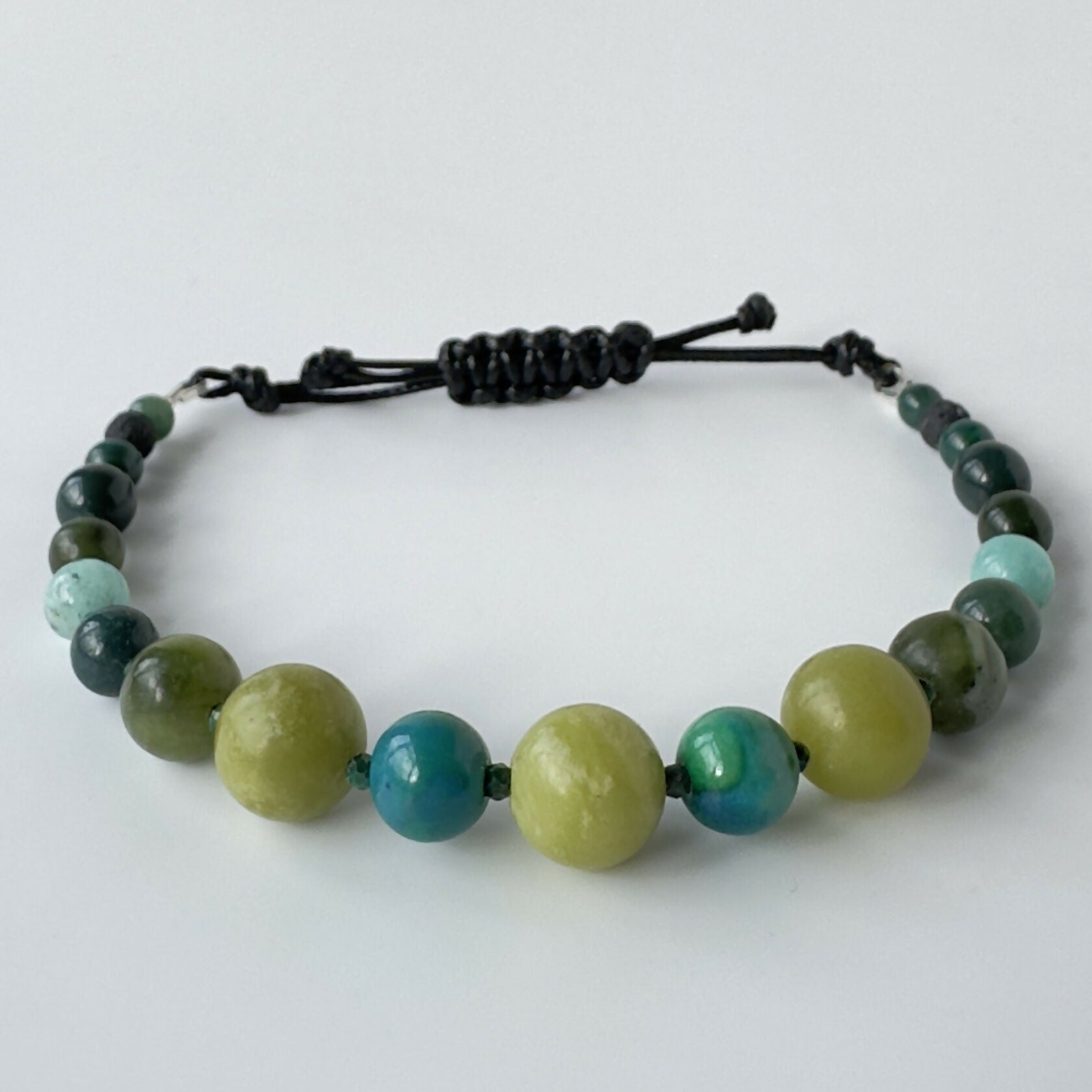 UNISEX HEALING CRYSTAL HEART CHAKRA BRACELET WITH AROMATHERAPY BEADS