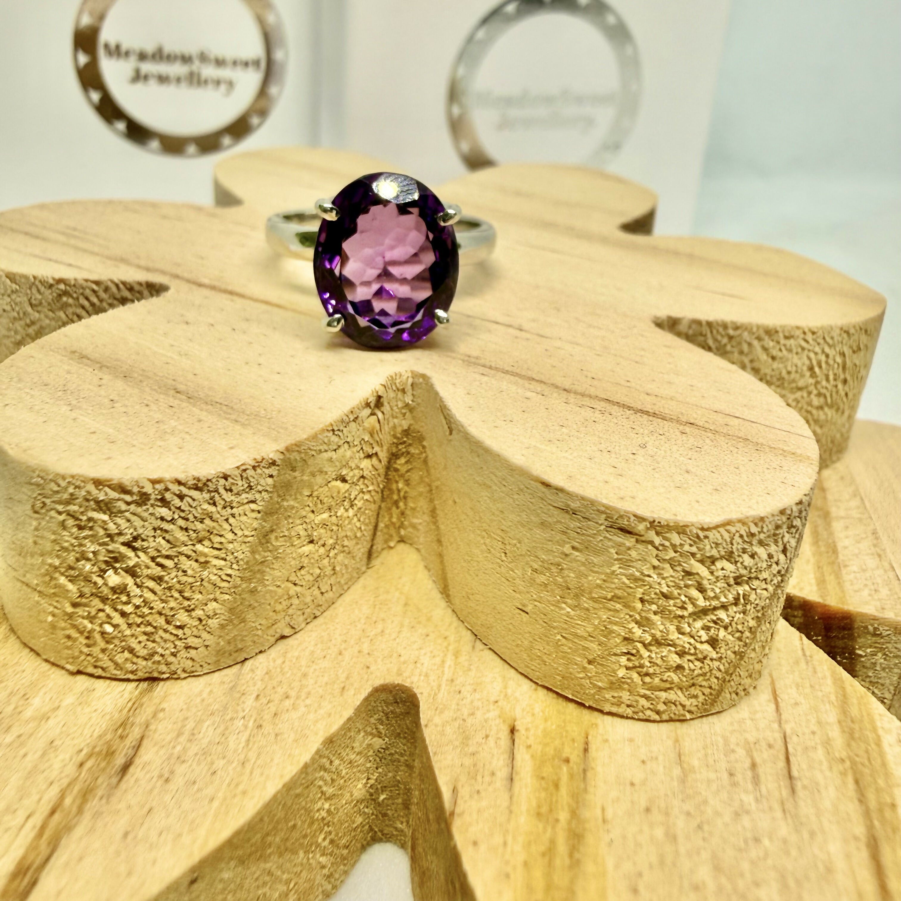AMETHYST OVAL RING SIZE N