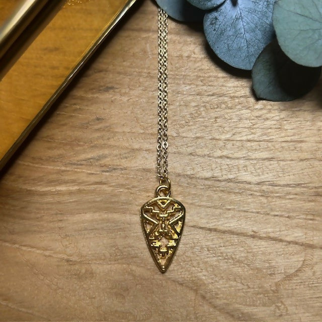 Lovely Gold Plated Patterned Shield Pendant Necklace