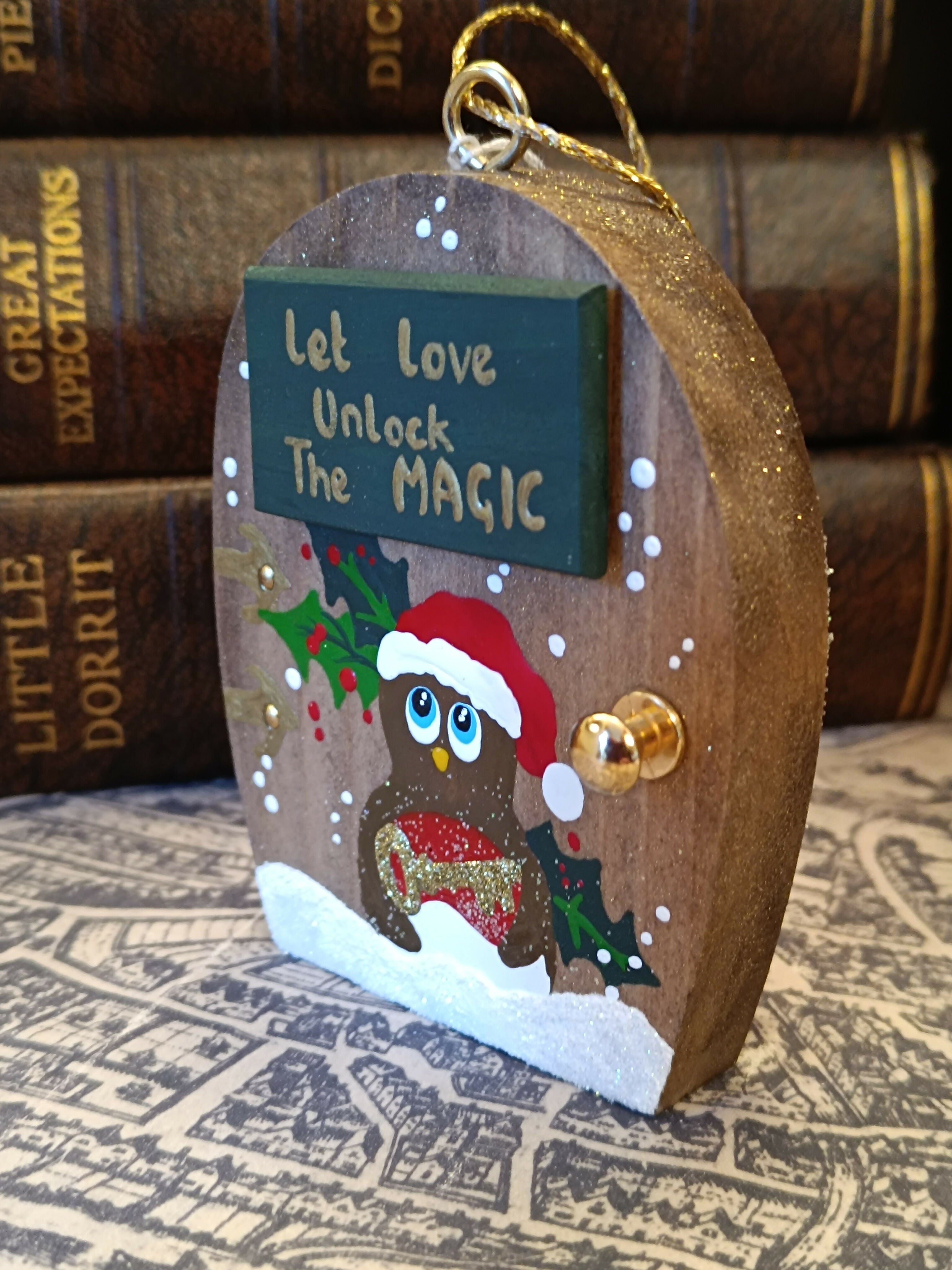 Handmade Wooden Robin Door Ornament – "Let Love Unlock The MAGIC" Cute Christmas Tree Decoration & Festive Keepsake Gift