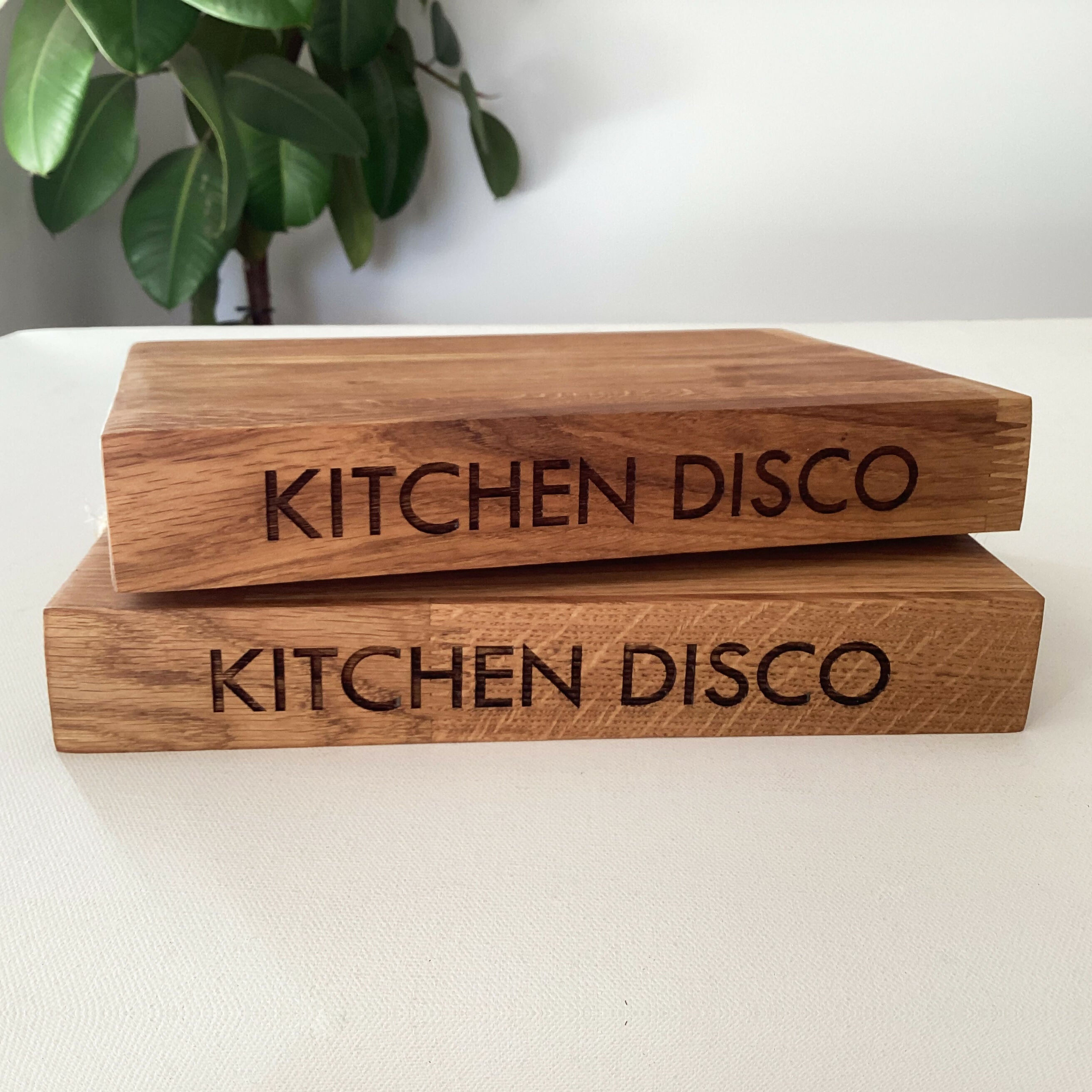 Engraved Oak Chopping Block - Kitchen Disco