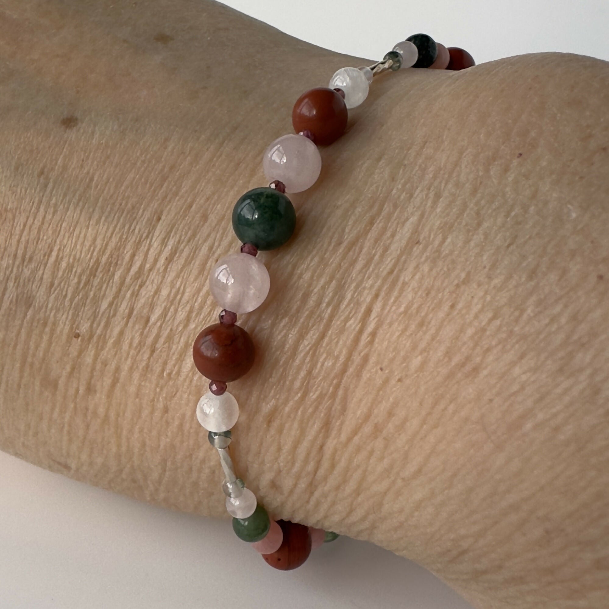 HEALING CRYSTAL & STERLING SILVER STRETCH BRACELET WITH AROMATHERAPY BEADS TO HELP WITH GIVING & RECEIVING LOVE