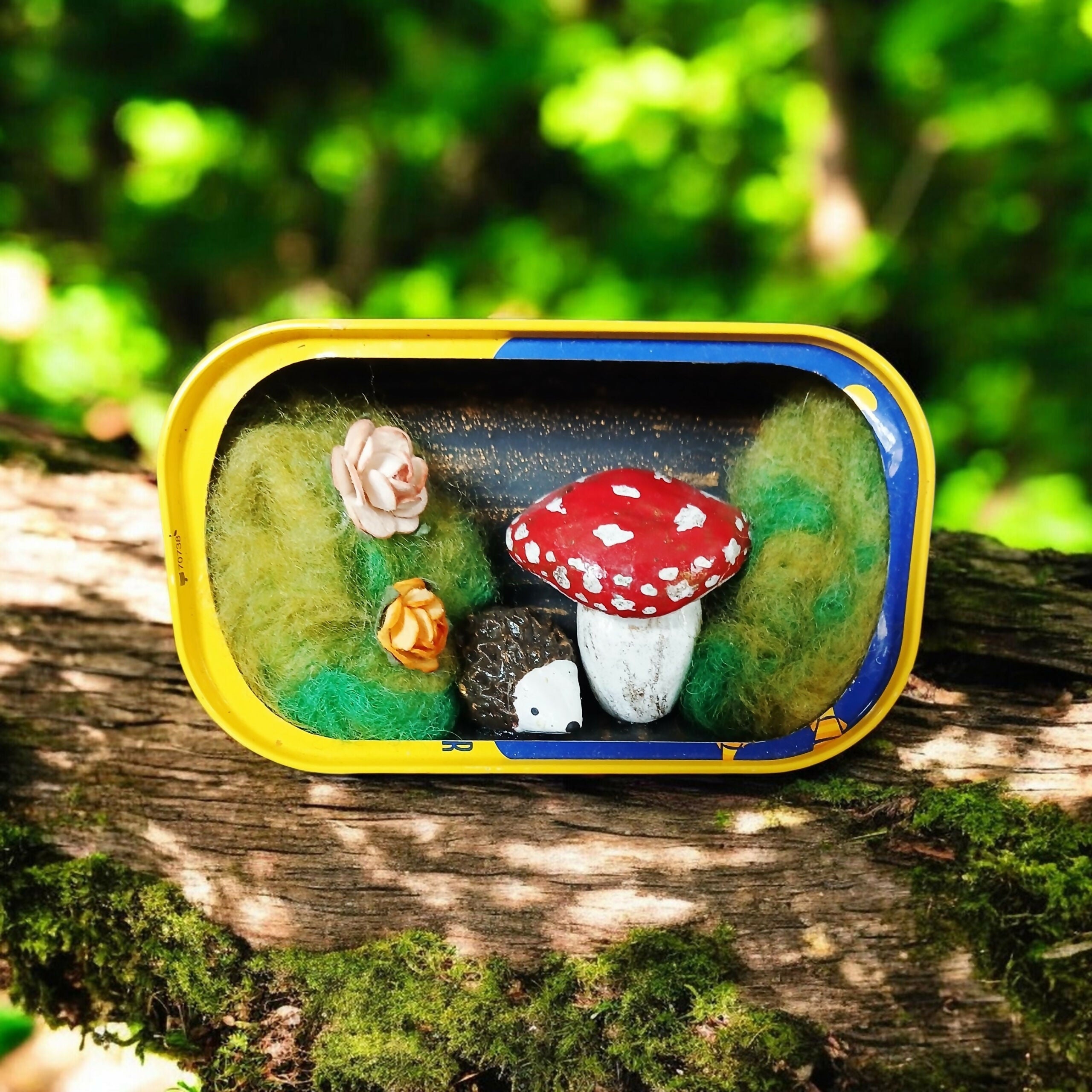 Toadstool and Hedgehog Woodland Tin