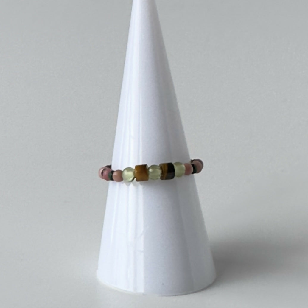 HEALING CRYSTAL STRETCH RING TO HELP WITH GIVING & RECEIVING LOVE