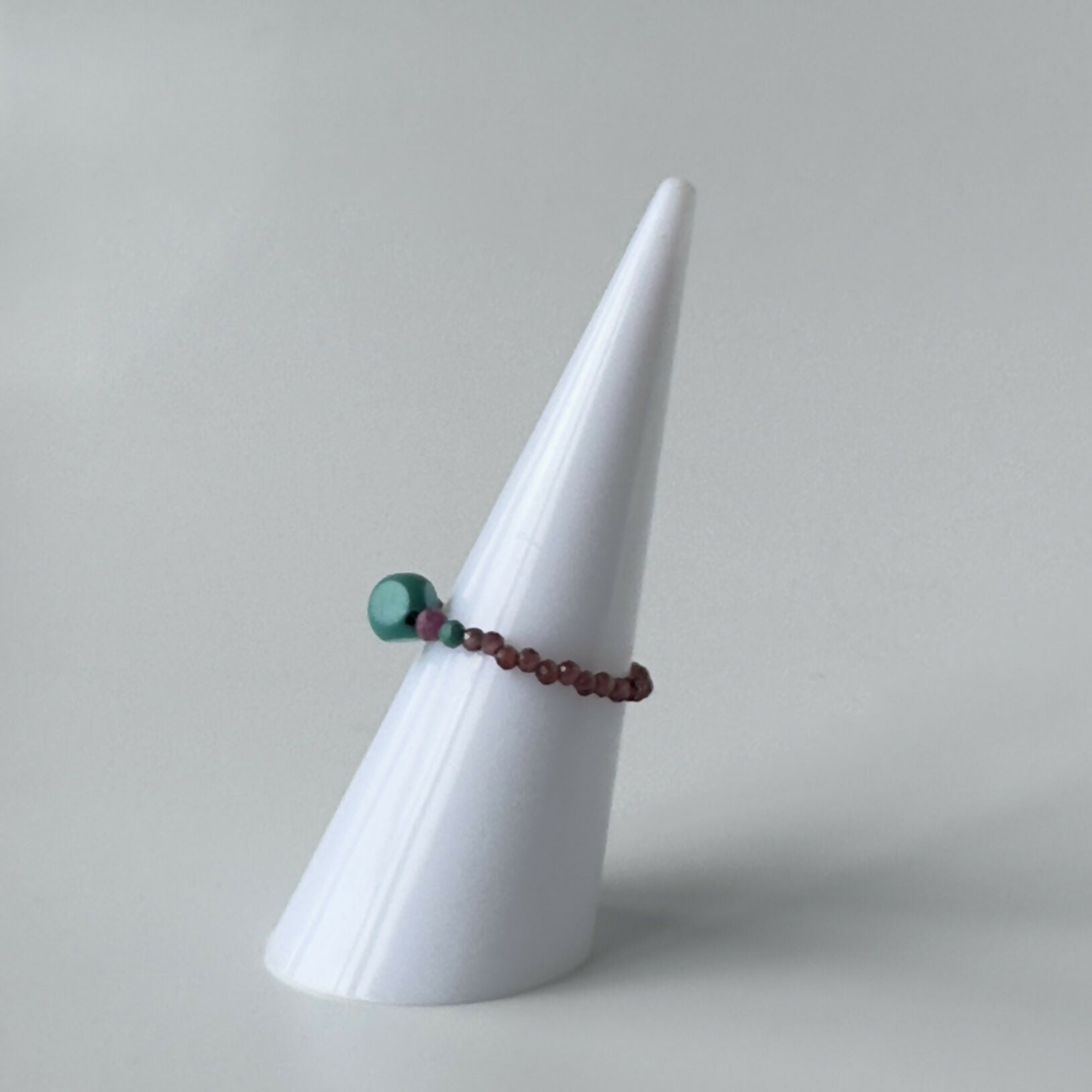 HEALING CRYSTAL STRETCH RING TO HELP WITH COURAGE
