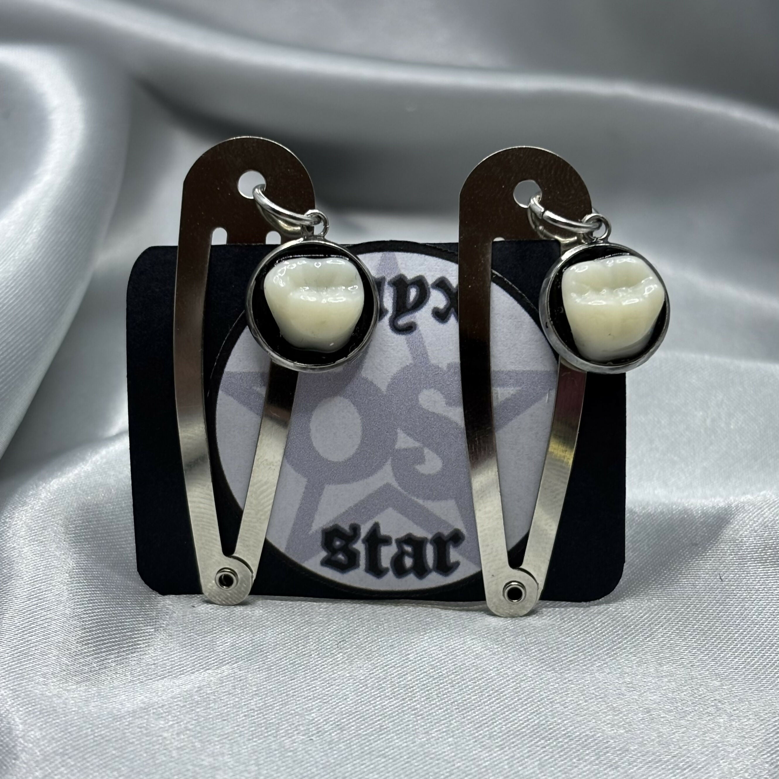 Molar Tooth Snap Hairclips