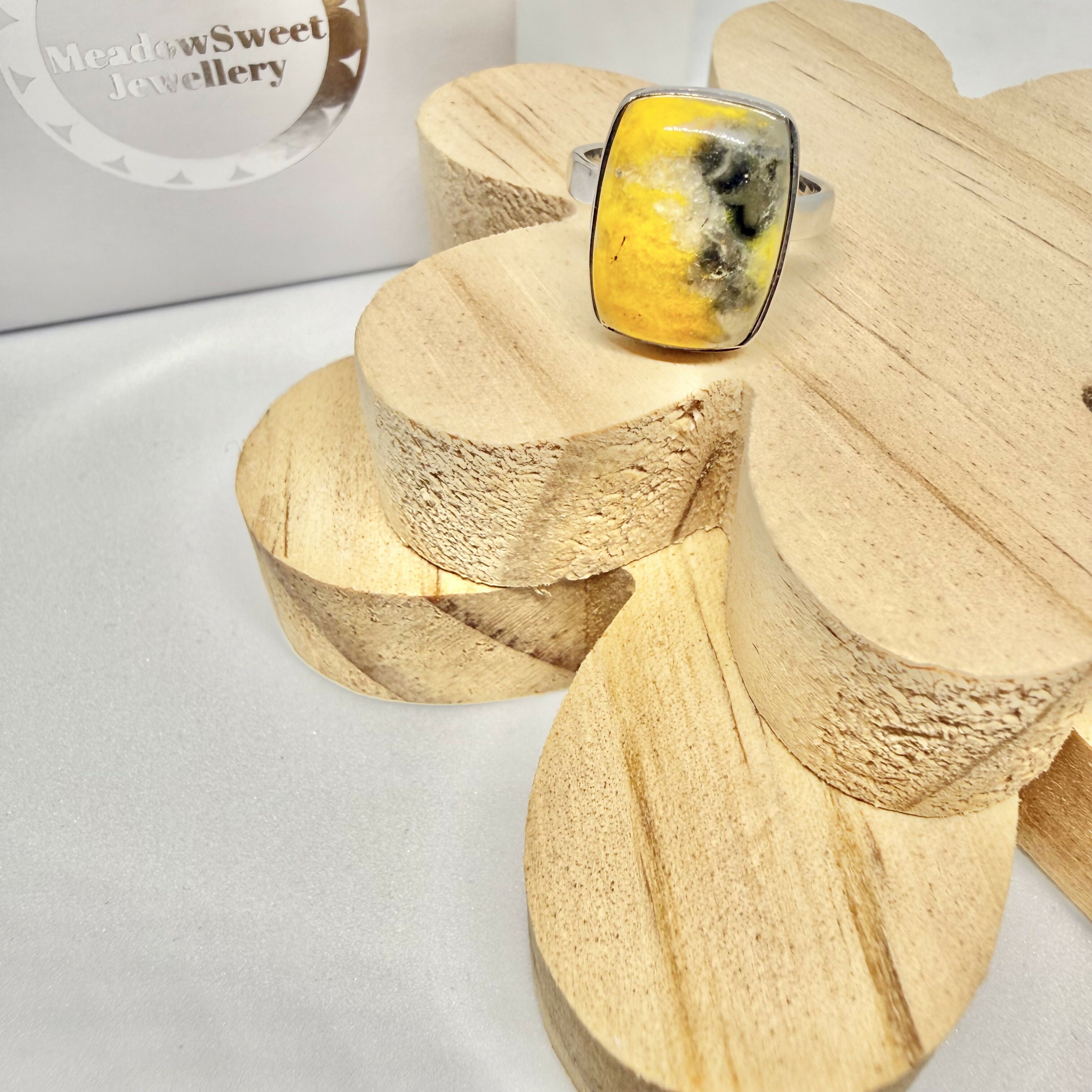 BUMBLEBEE JASPER RING SIZE N