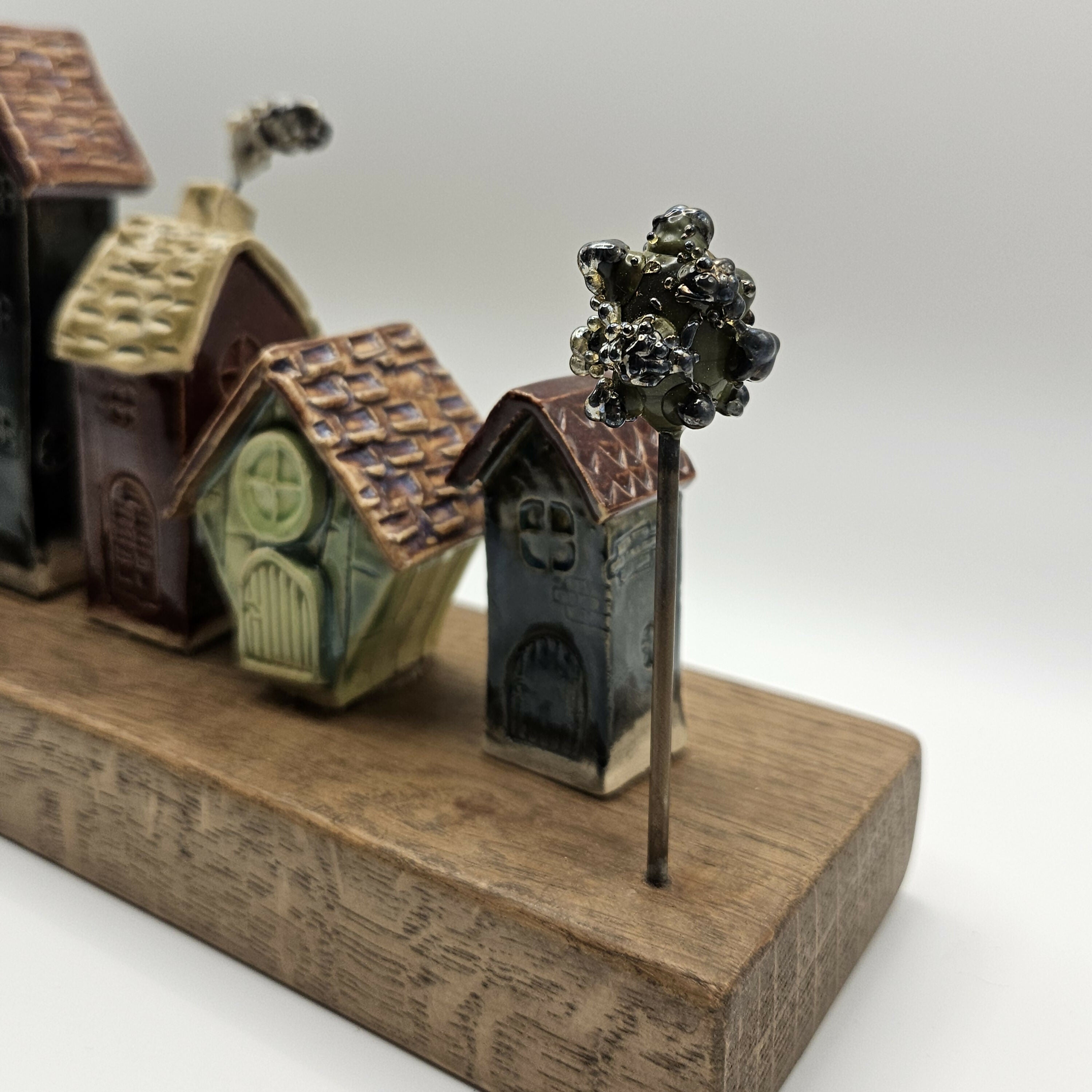 'FRONT STREET' CHARMING CERAMIC HOUSES