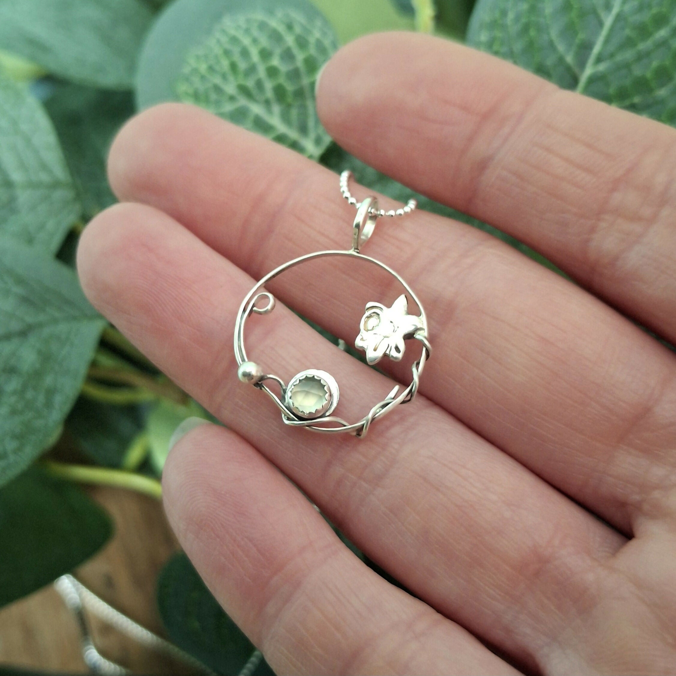Handmade Round Daffodil Silver Necklace