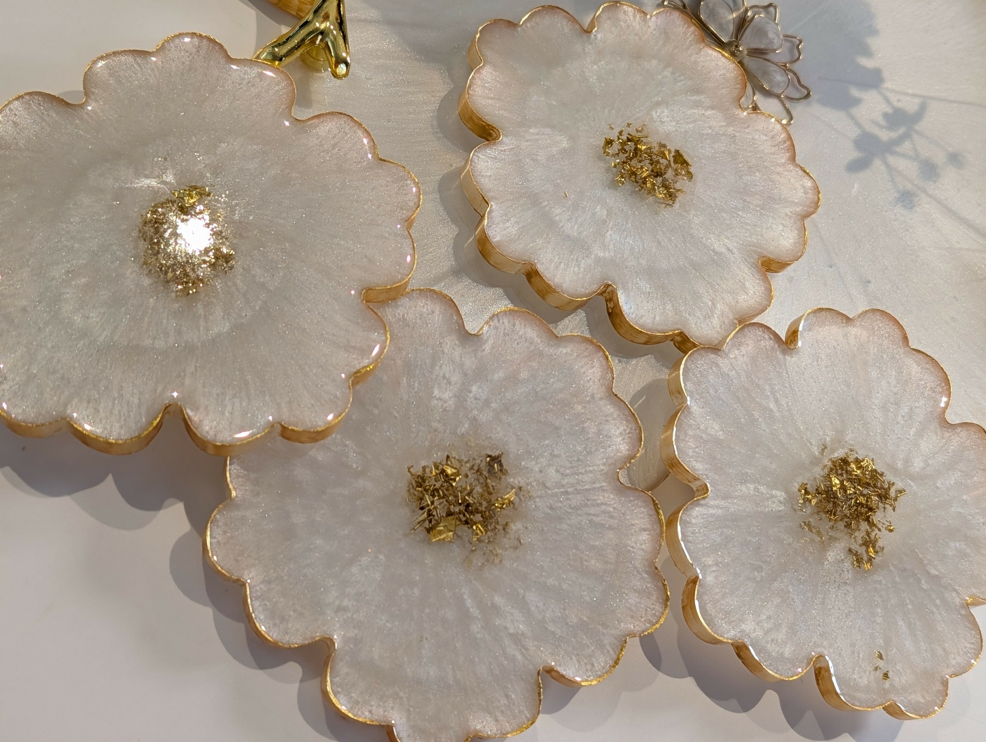 GOLD HANDLE SERVING TRAY HANDMADE FLOWER SET WITH COASTERS
