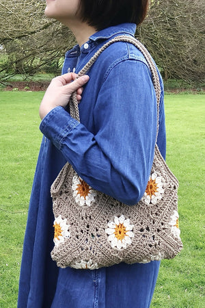 Crochet Daisy Shoulder Bag
