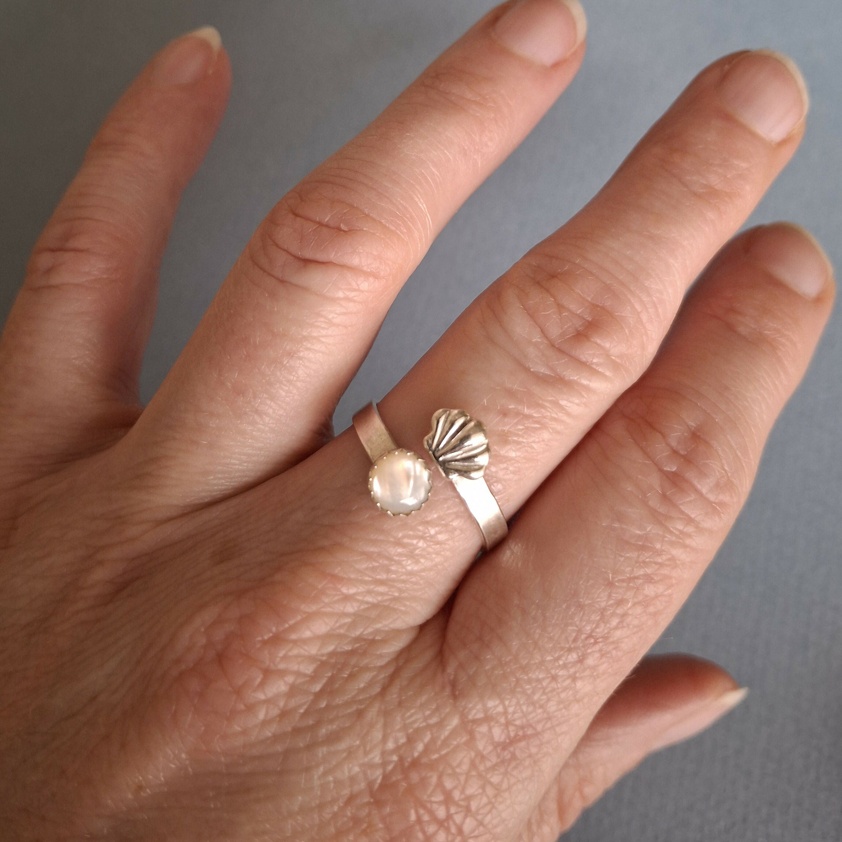 Handmade Adjustable Mother of Pearl And Silver Size Q