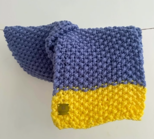 MID-LENGTH COSY CHUNKY 2-COLOUR SCARF - OCEAN BLUE & BRIGHT LEMON