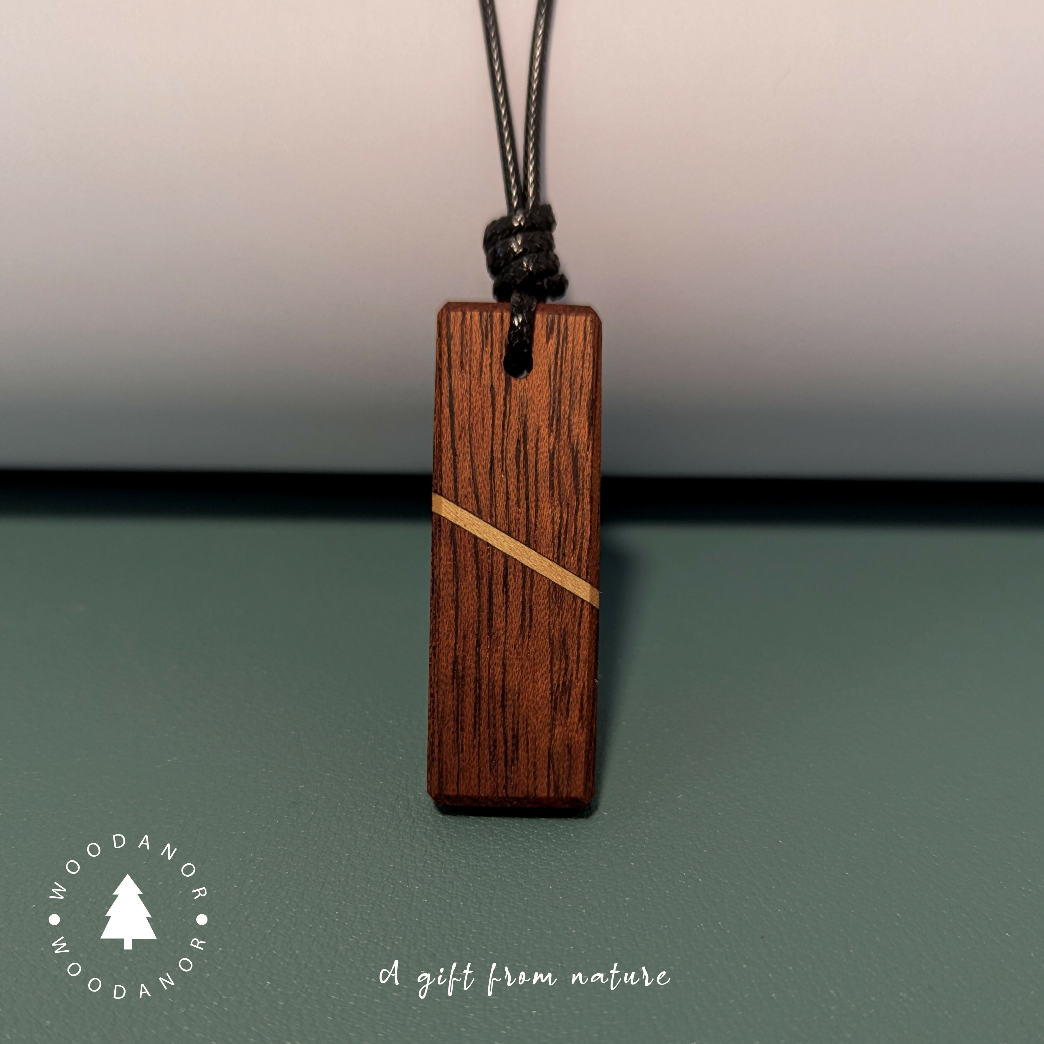 Single Line – Natural Grain Wood Pendant