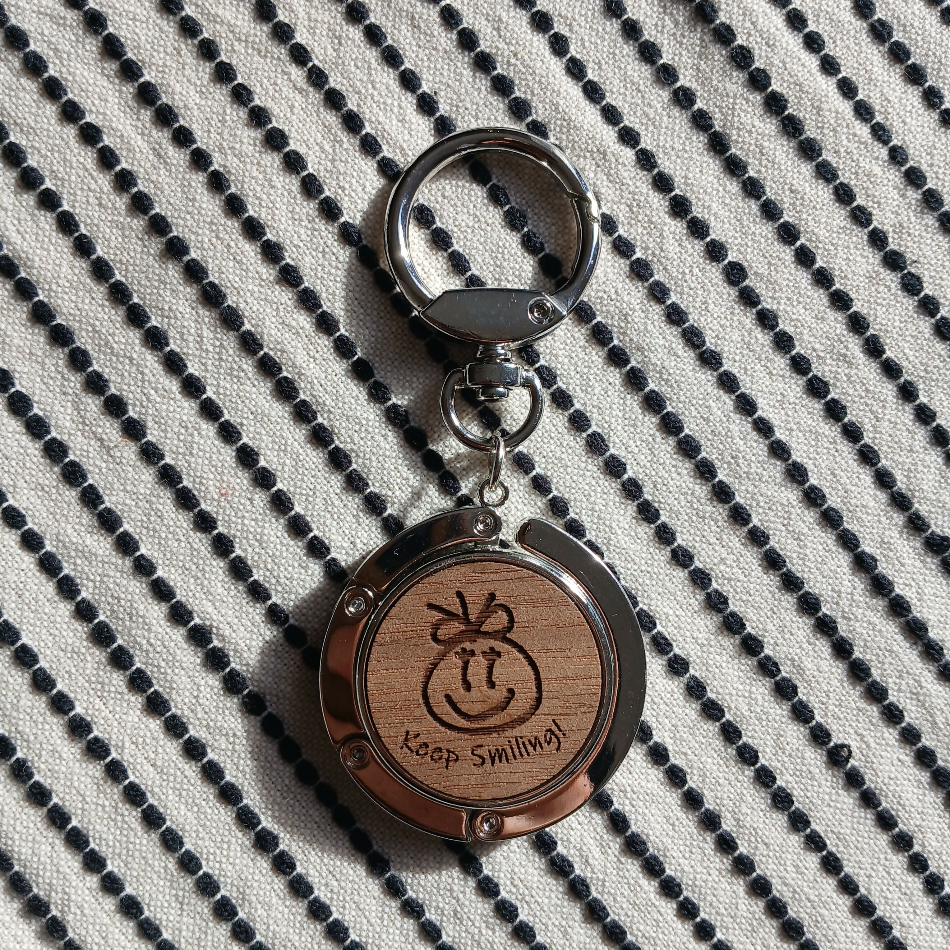 Keep Smiling (girl) Bag Hanger with Key Ring