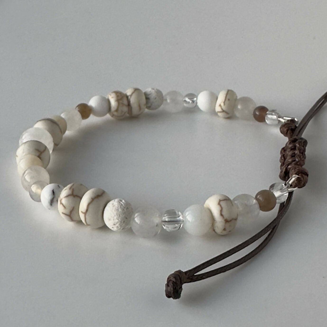 UNISEX HEALING CRYSTAL CROWN CHAKRA BRACELET WITH AROMATHERAPY BEADS