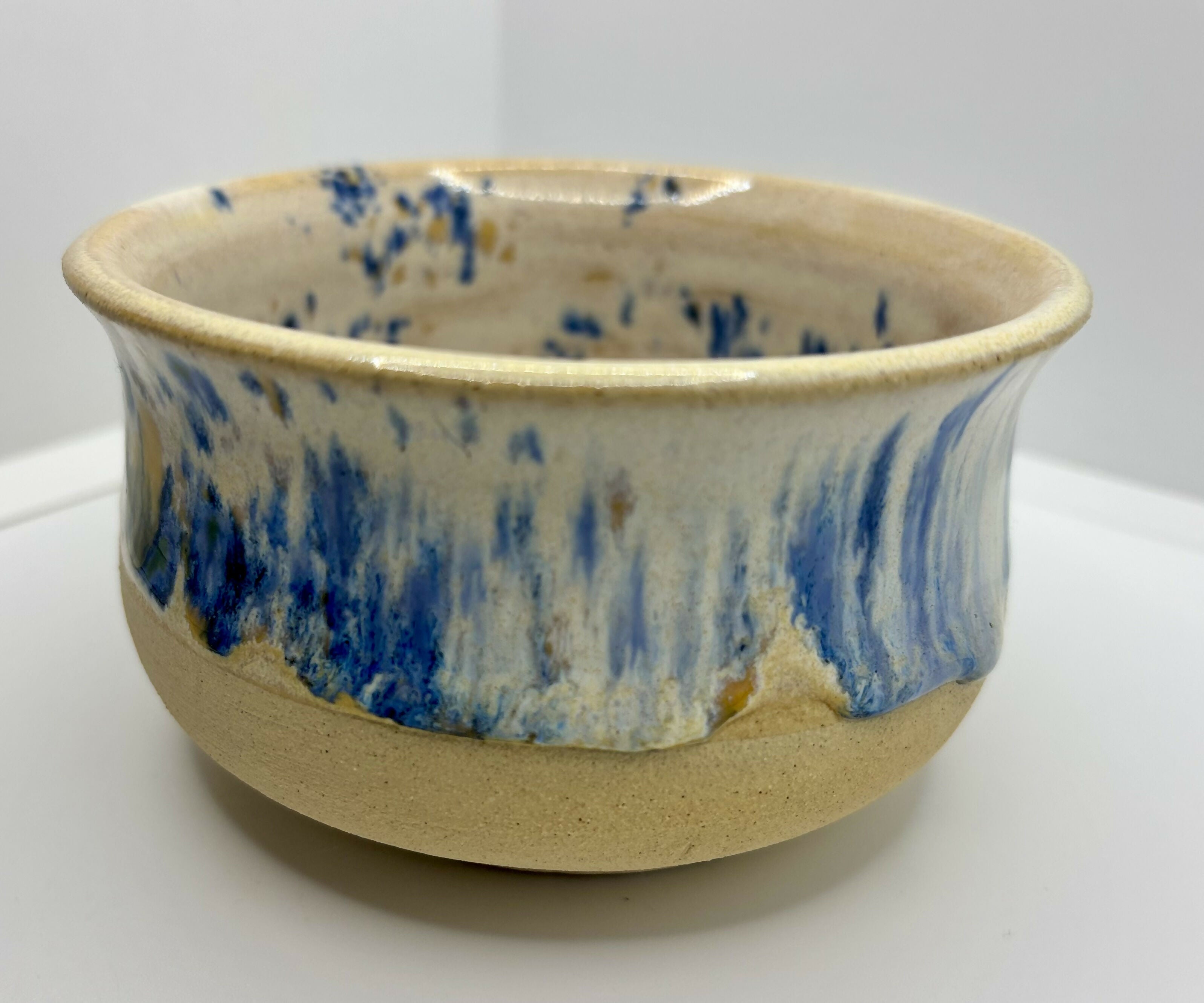 Drippy Blue and white pot