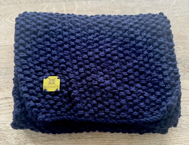 UNISEX, REGULAR THICKNESS, DARK NAVY BLUE COSY SCARF VERY STRETCHY