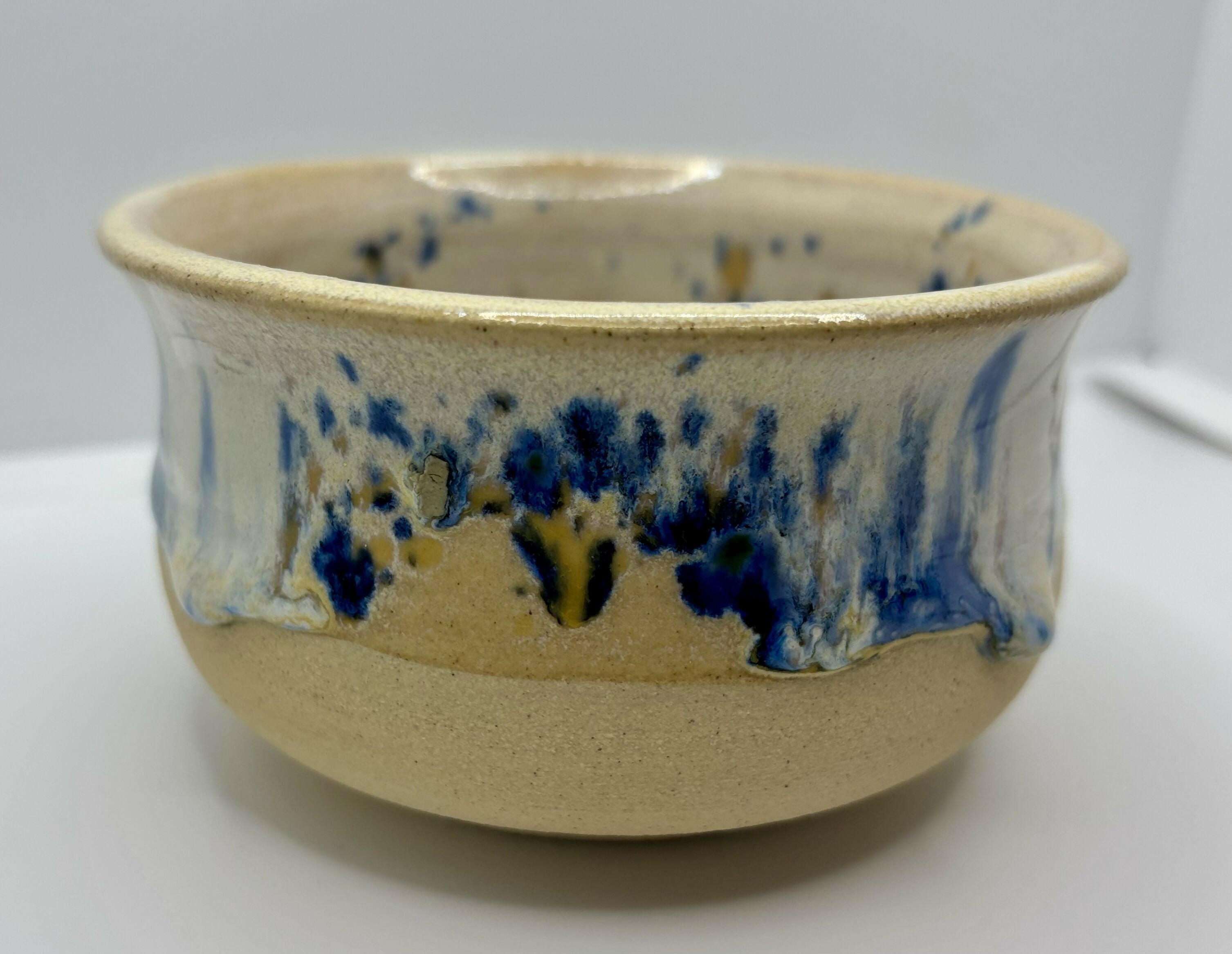 Drippy Blue and white pot