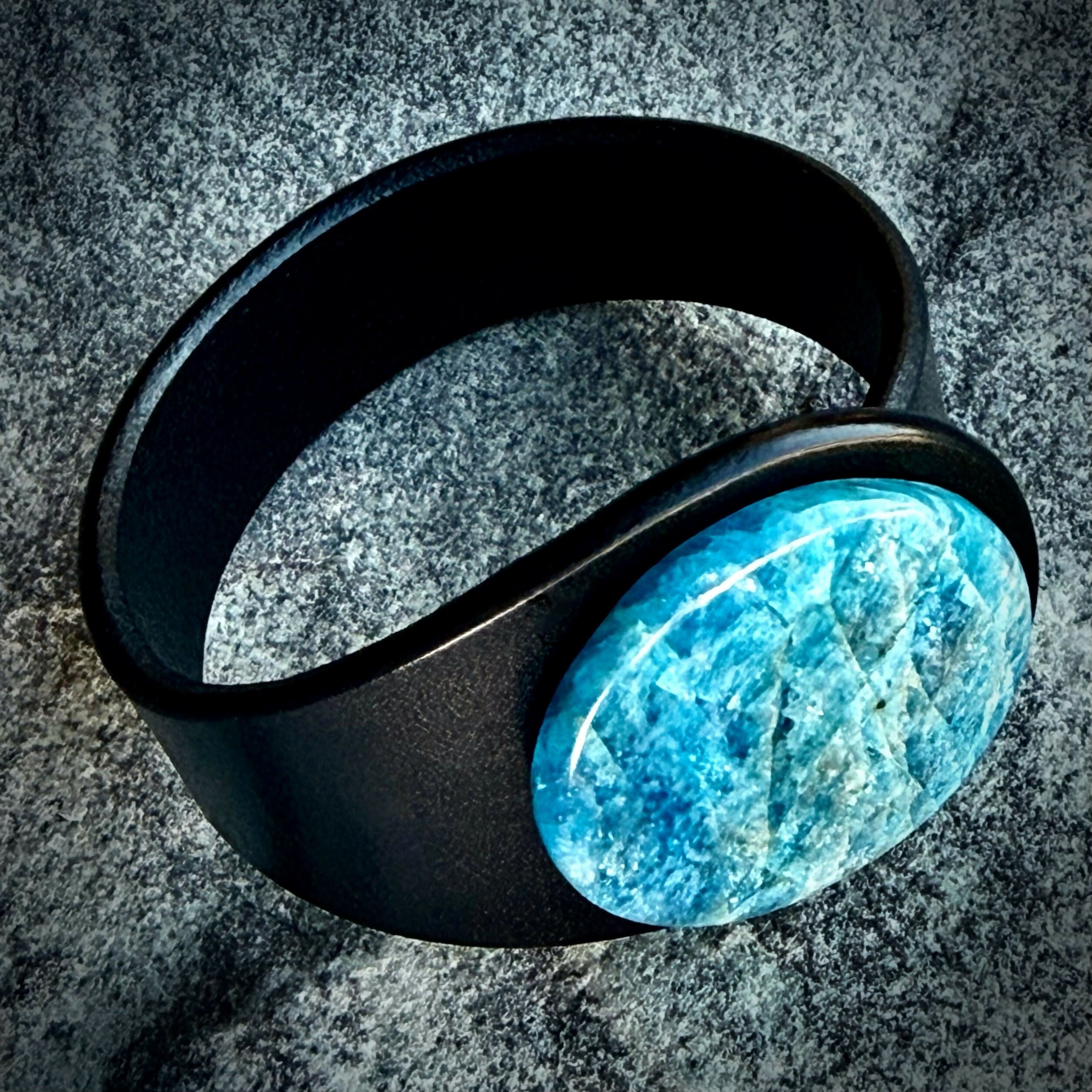 Handcrafted Natural Leather & Apatite Gemstone Bracelet - Size S or M