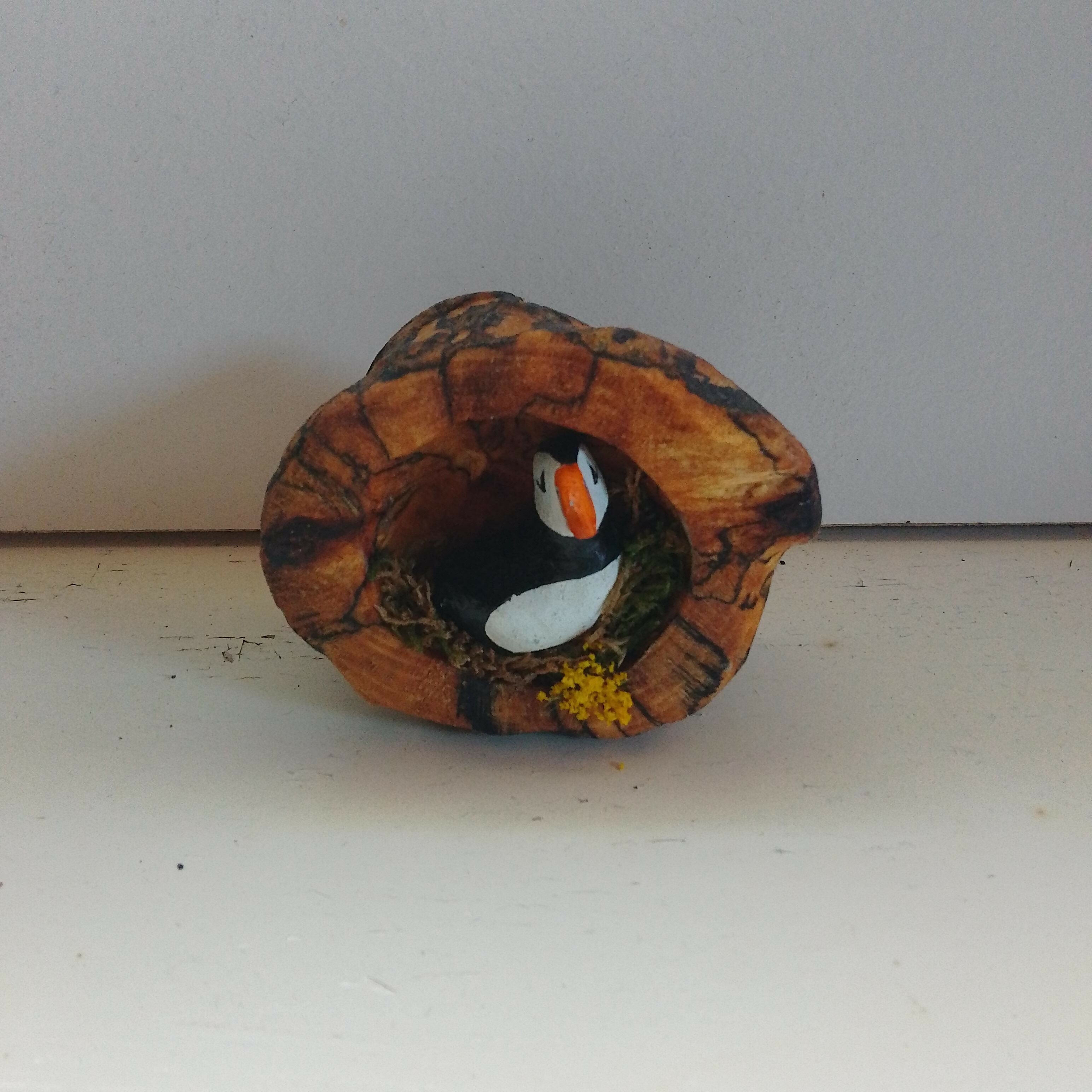 Small Round Wood Puffin