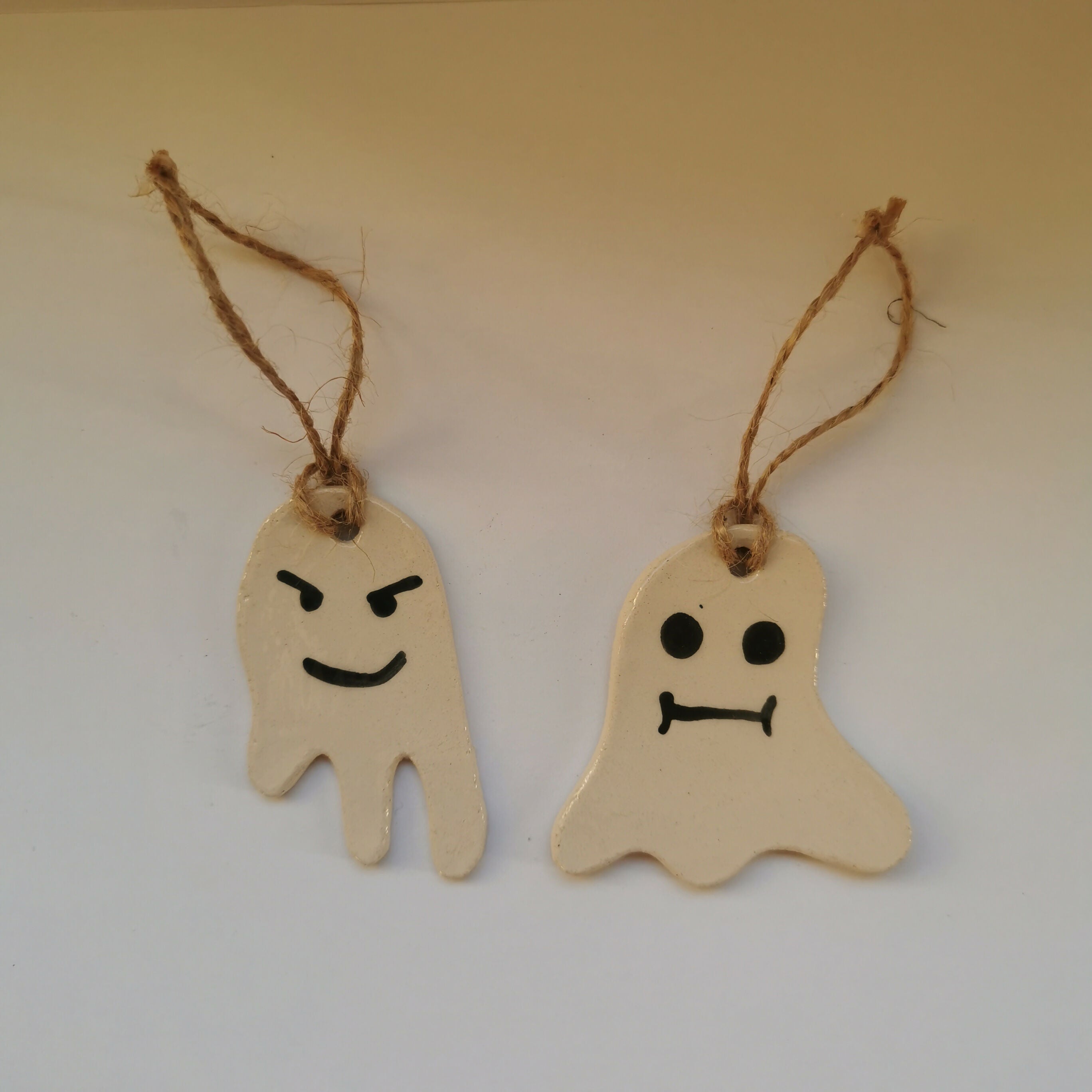 Hanging Ghost - Twine