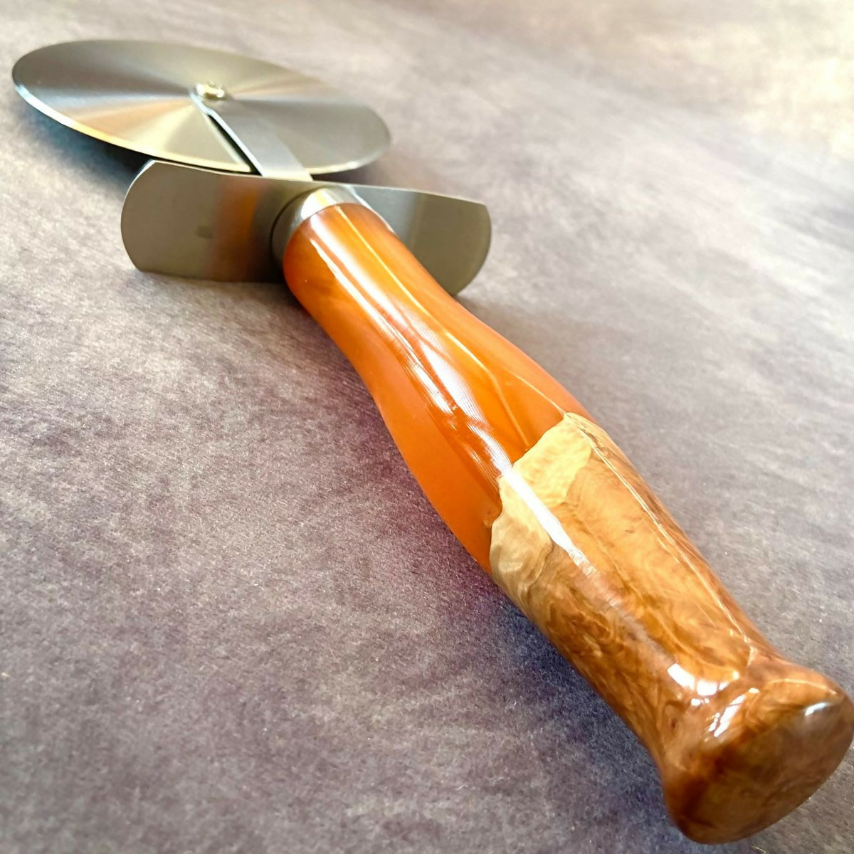 Pizza cutter orange