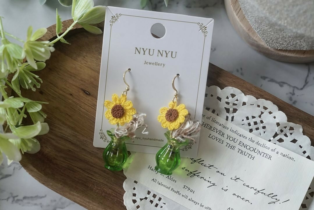 Mini Flower Vase Dangle Earring