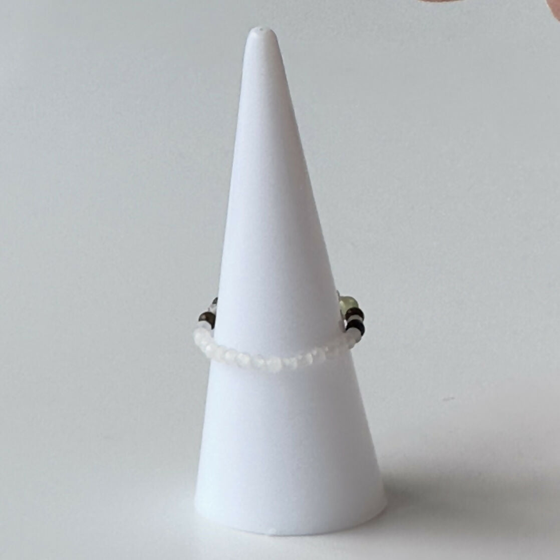 HEALING CRYSTAL STRETCH RING FOR GIVING & RECEIVING LOVE
