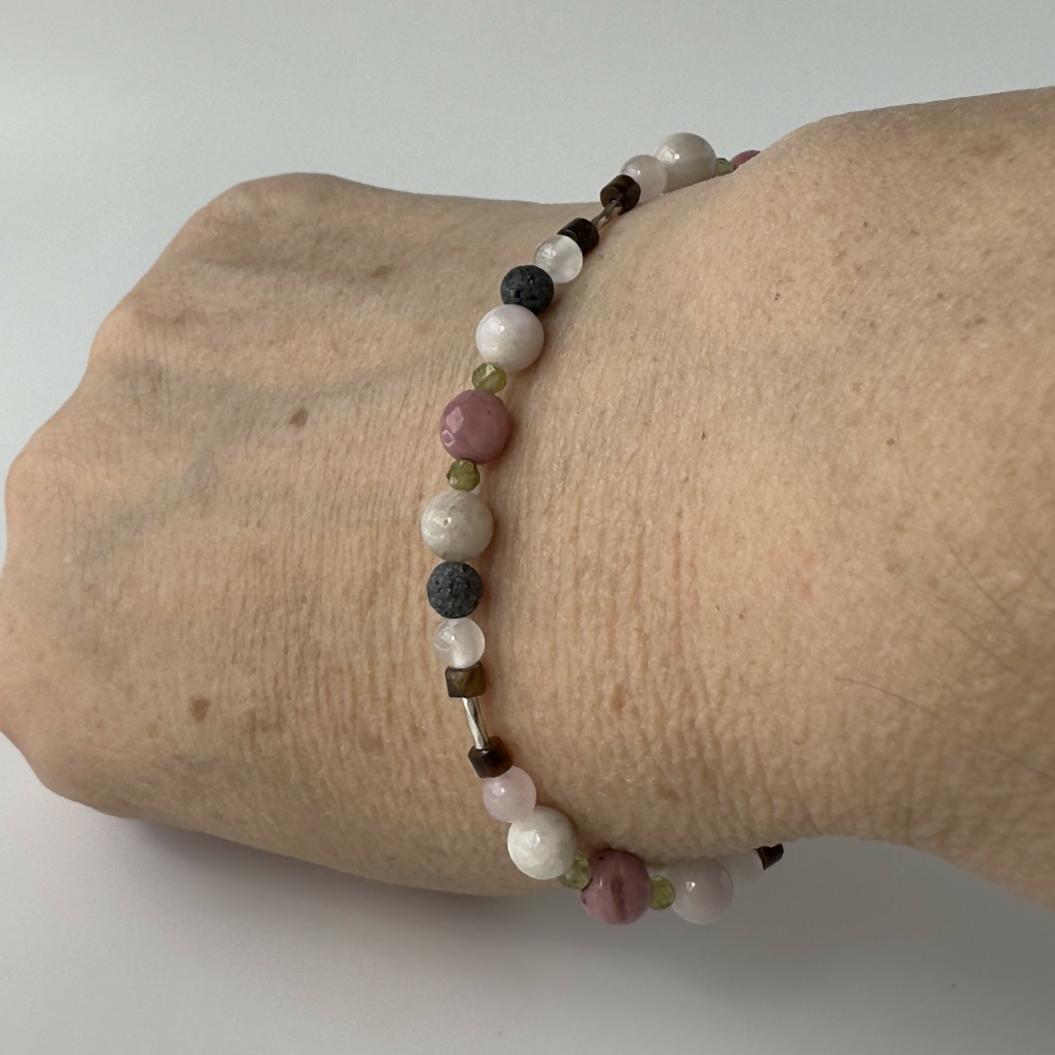 HEALING CRYSTAL & STERLING SILVER STRETCH BRACELET WITH AROMATHERAPY BEADS TO HELP WITH GIVING & RECEIVING LOVE