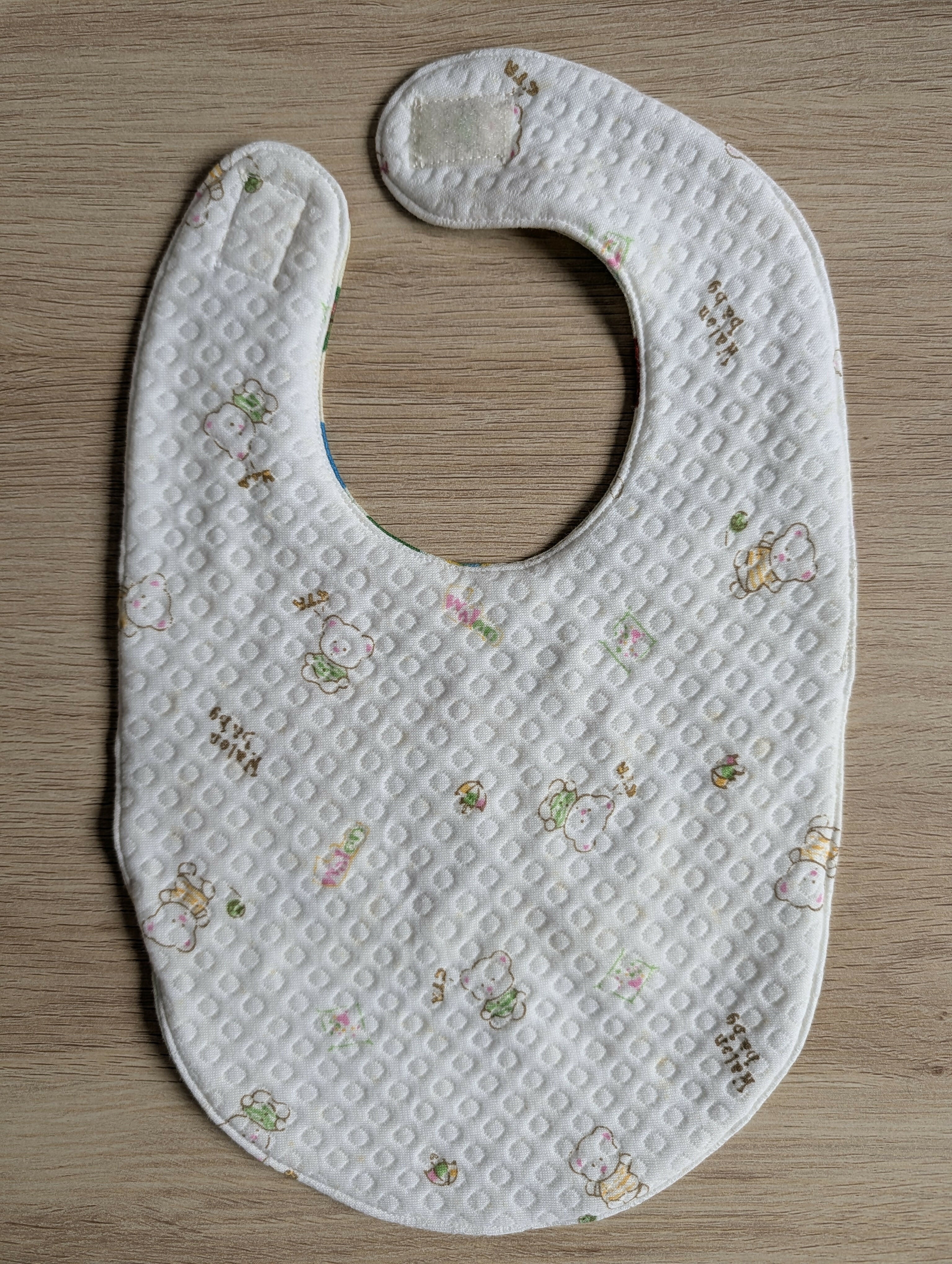 Bib “Animals in Bubbles”