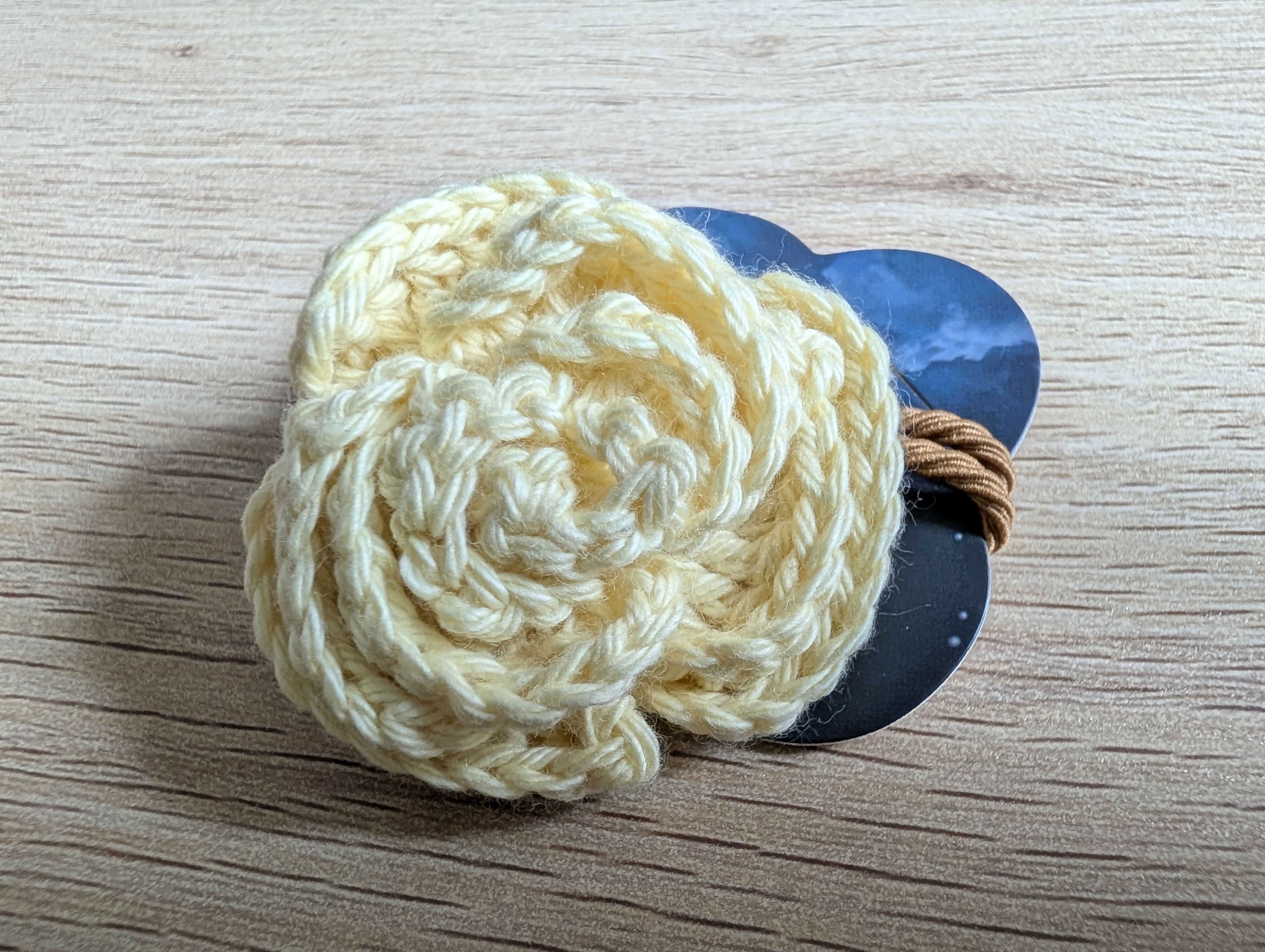 Hair Accessory - light yellow rose