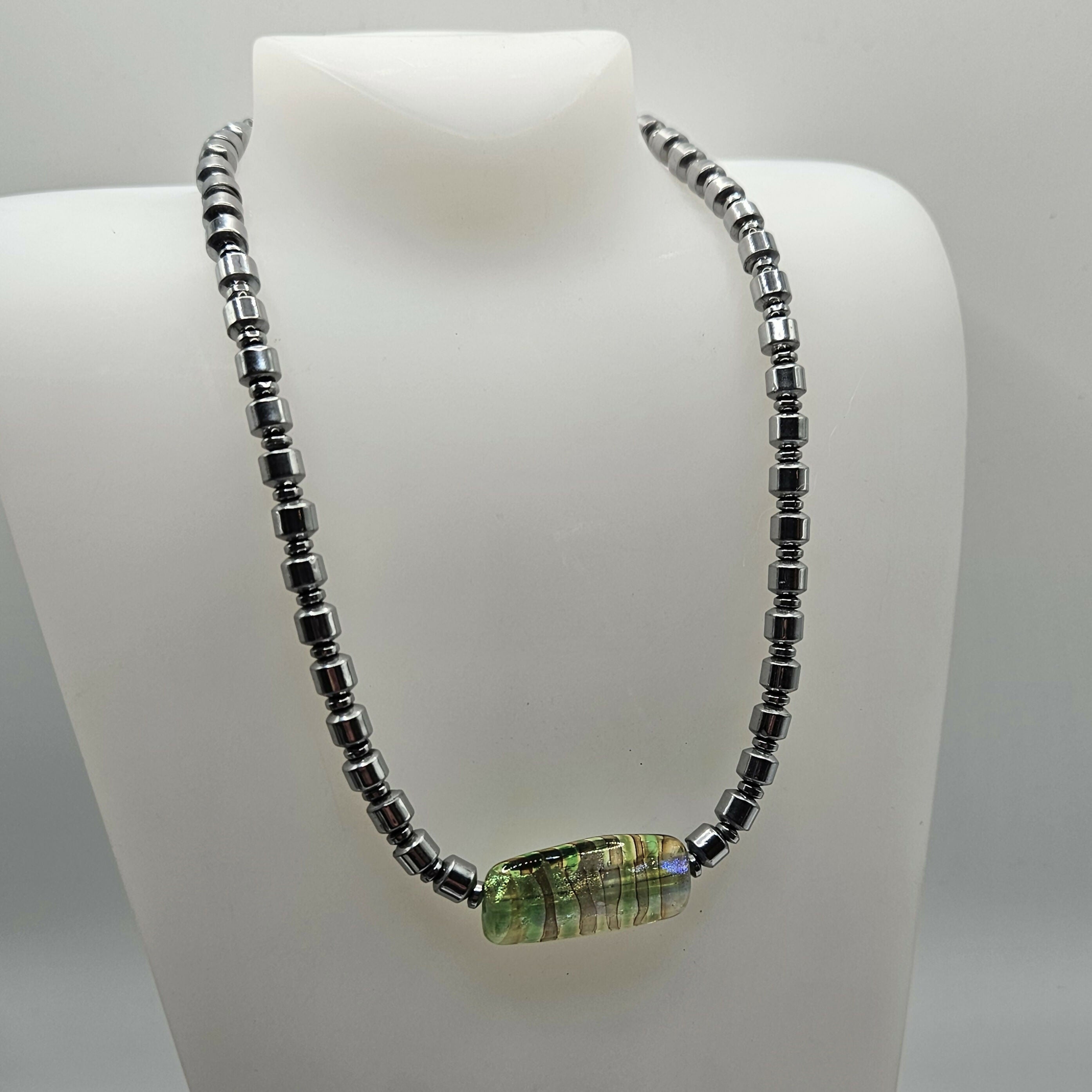 GLASS AND HEAMATITE BEADED NECKLACE