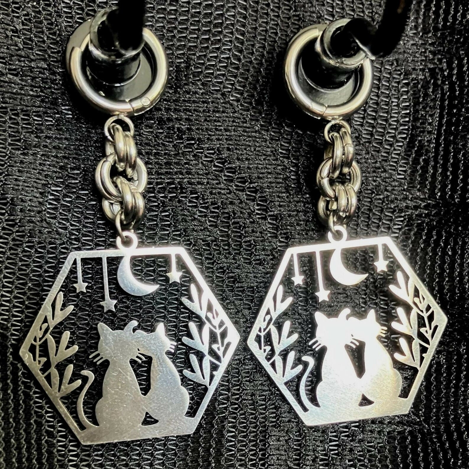 CHAINMAIL CAT EARRINGS - STAINLESS STEEL