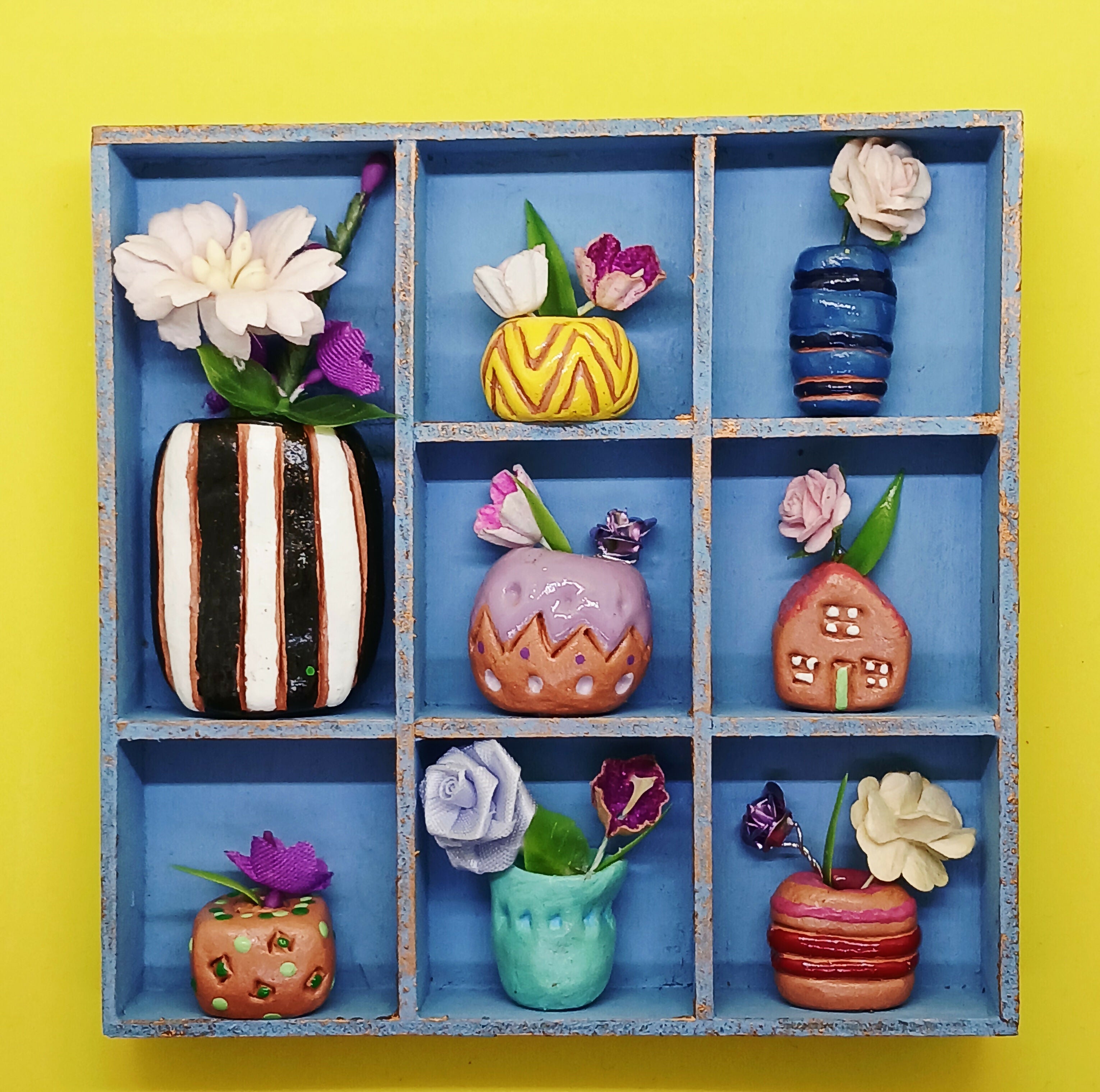 Flower and Vase Trinket Tray in Blue
