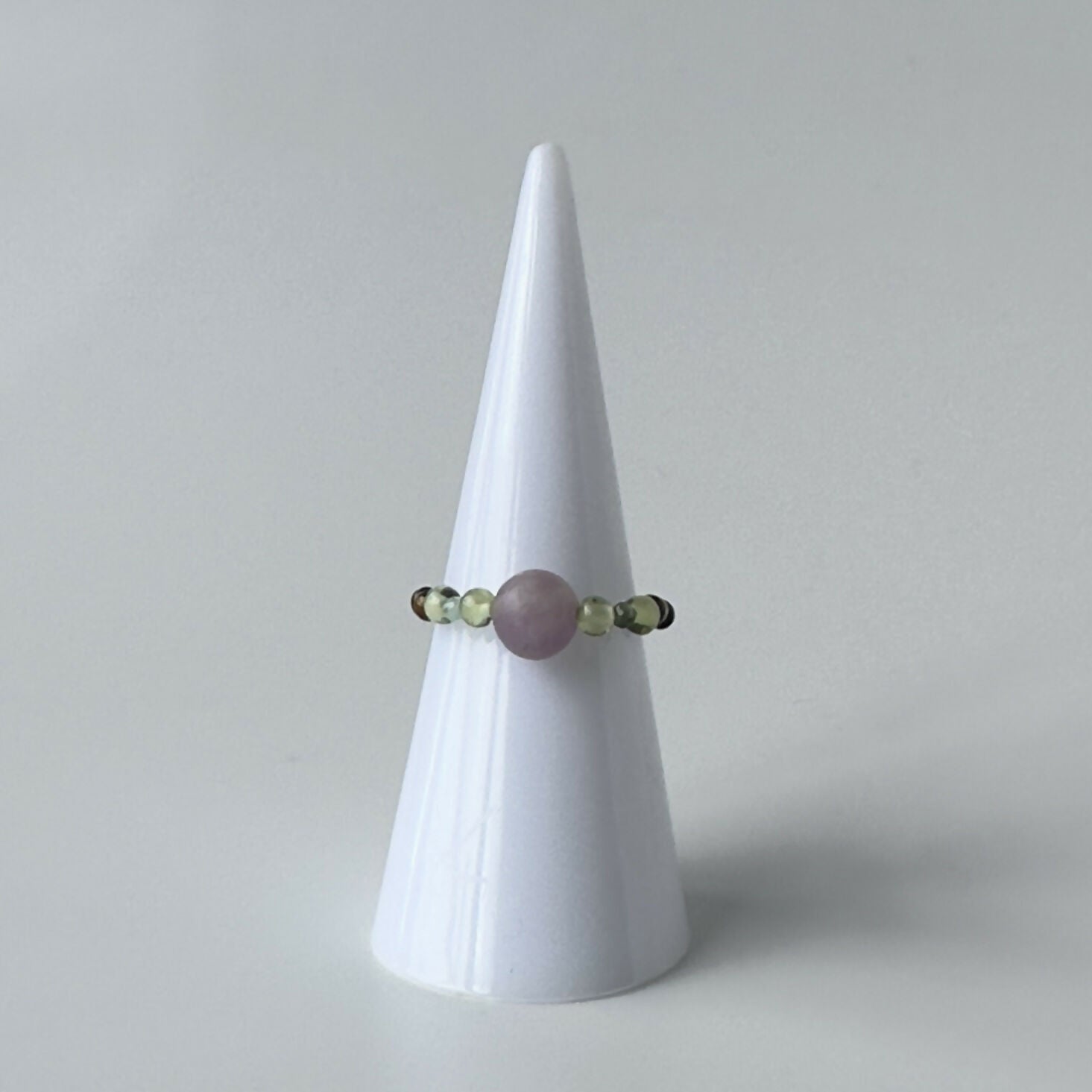 HEALING CRYSTAL STRETCH RING FOR GIVING & RECEIVING LOVE