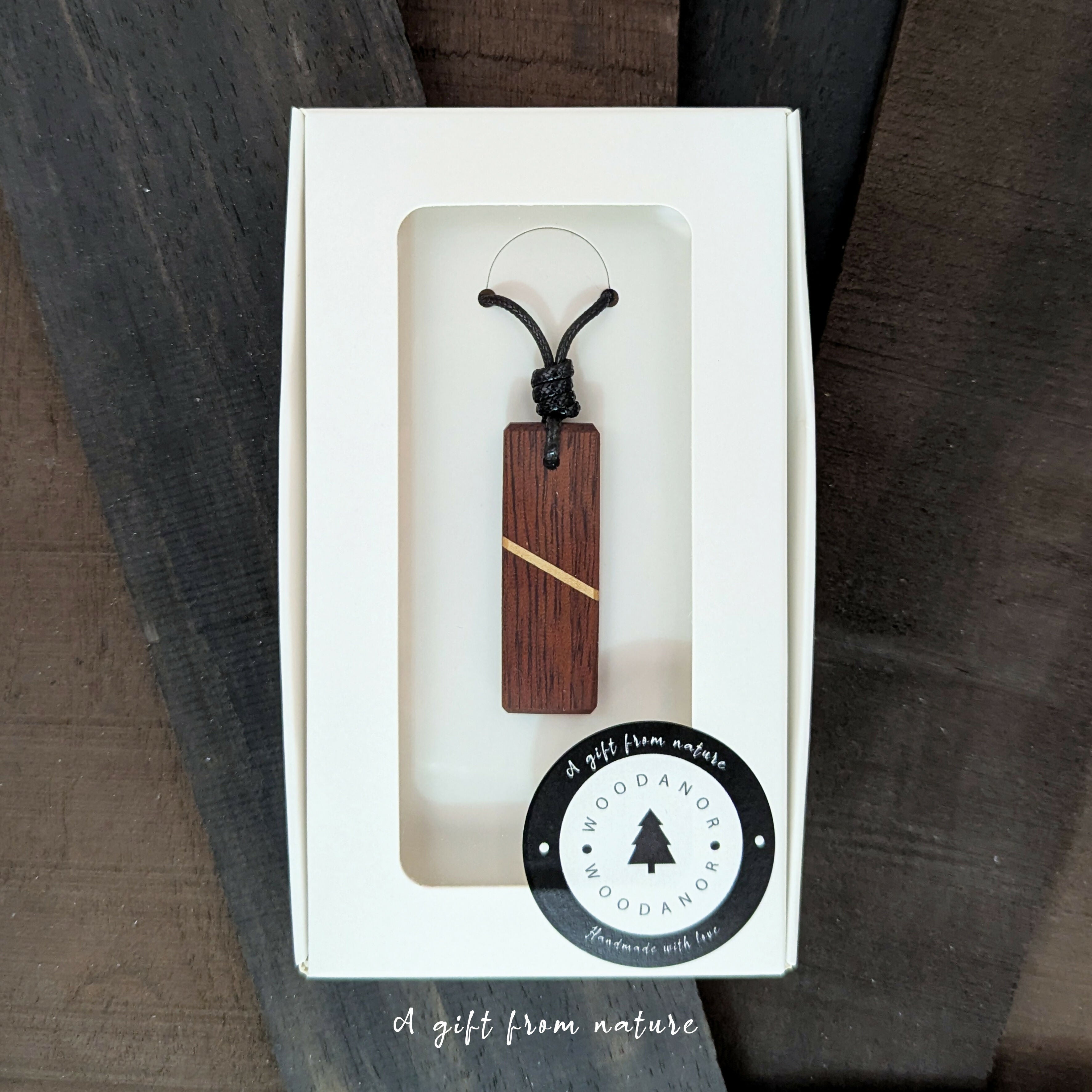 Single Line – Natural Grain Wood Pendant