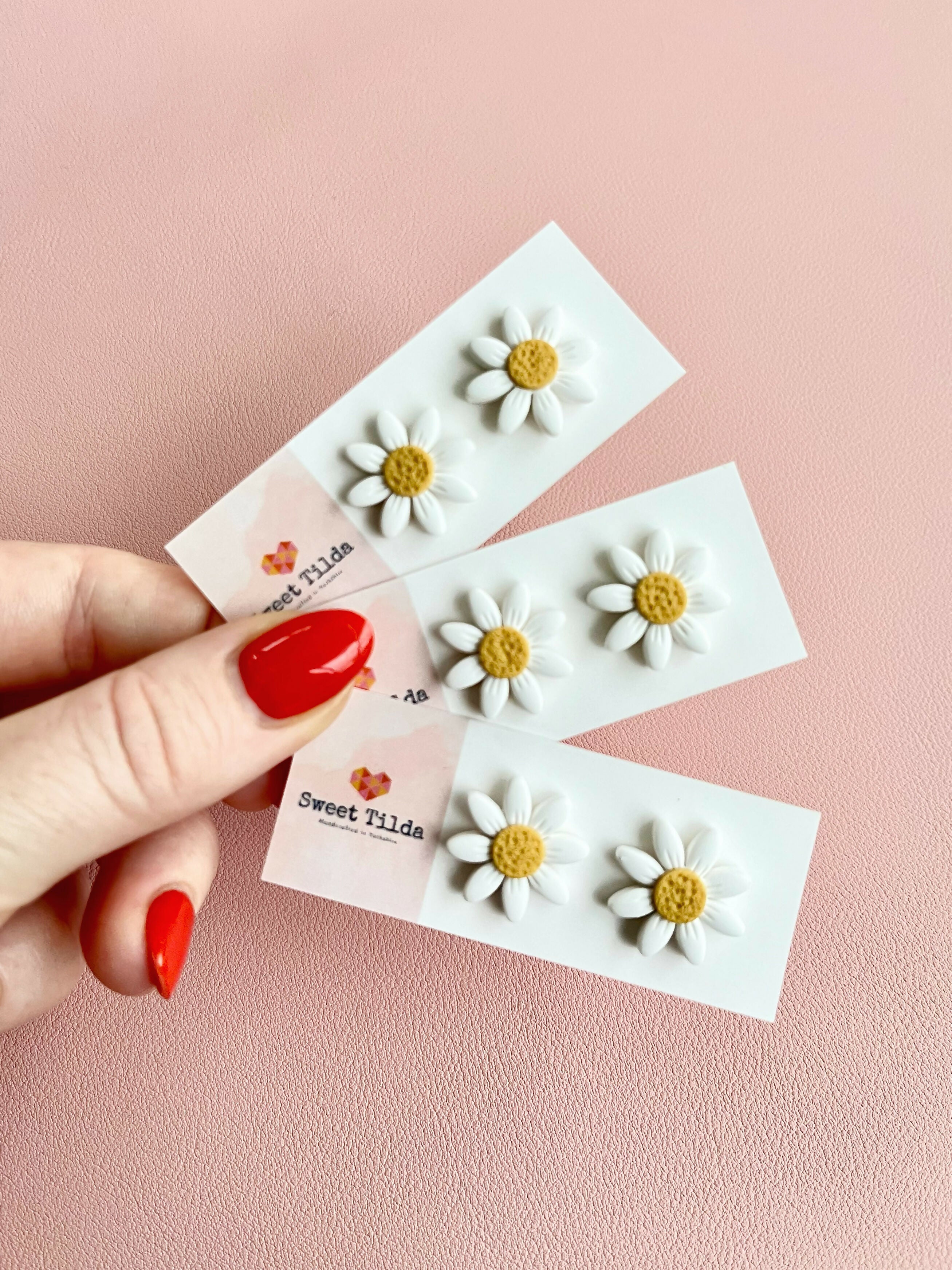 Daisy Studs