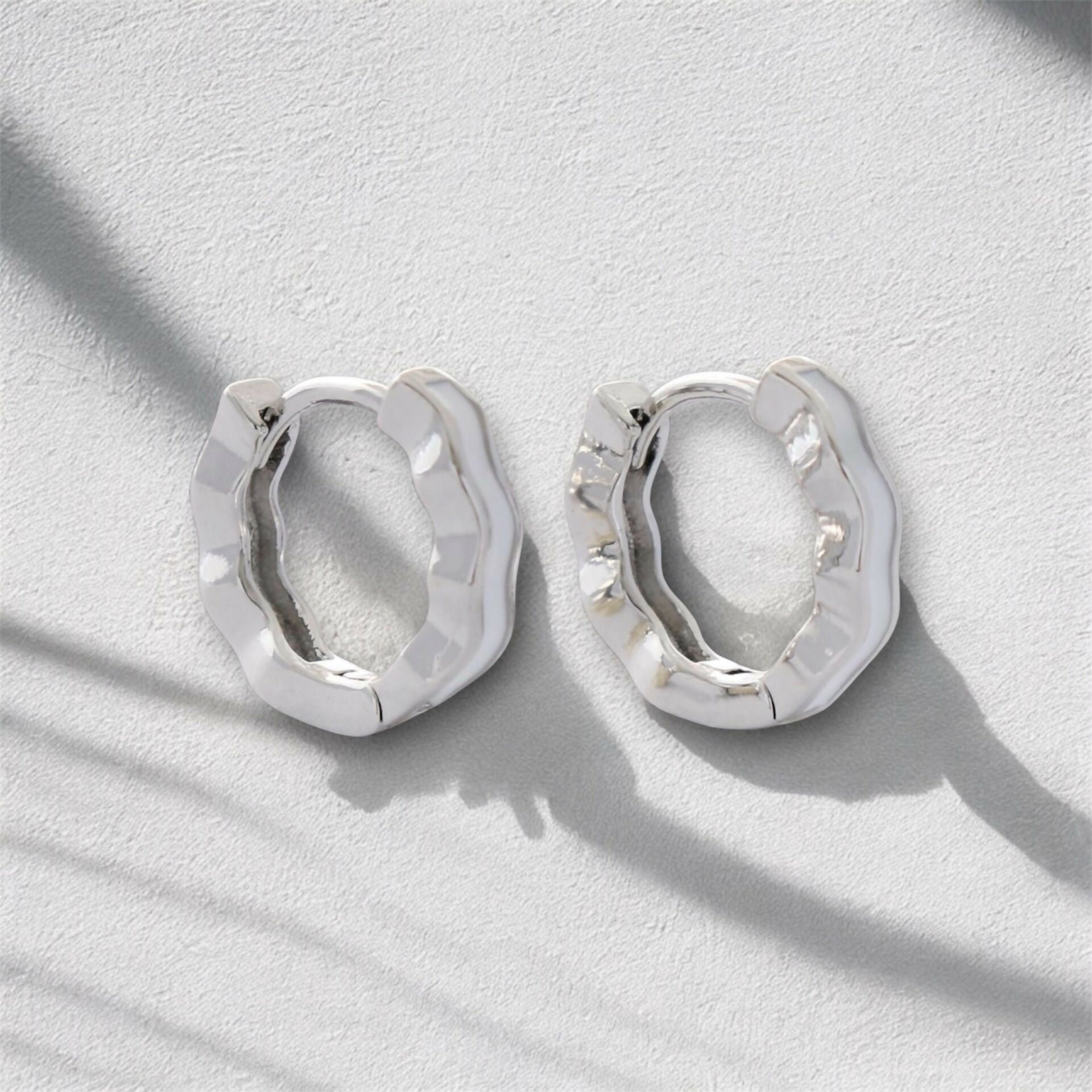 wiggle hoop silver