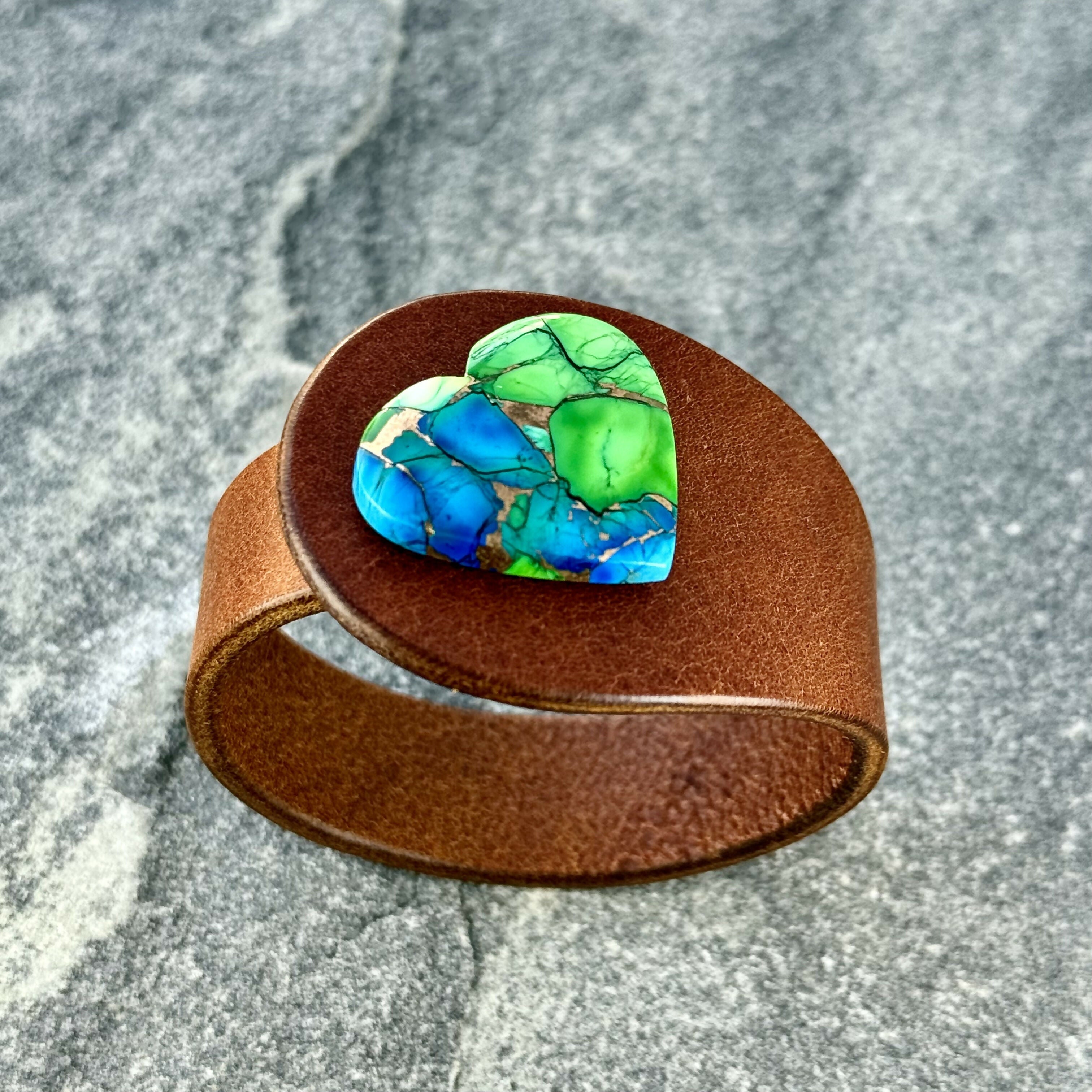 Handcrafted Natural Leather & heart-shaped Peacock Dahlia Turquoise Gemstone Bracelet - Size S or M