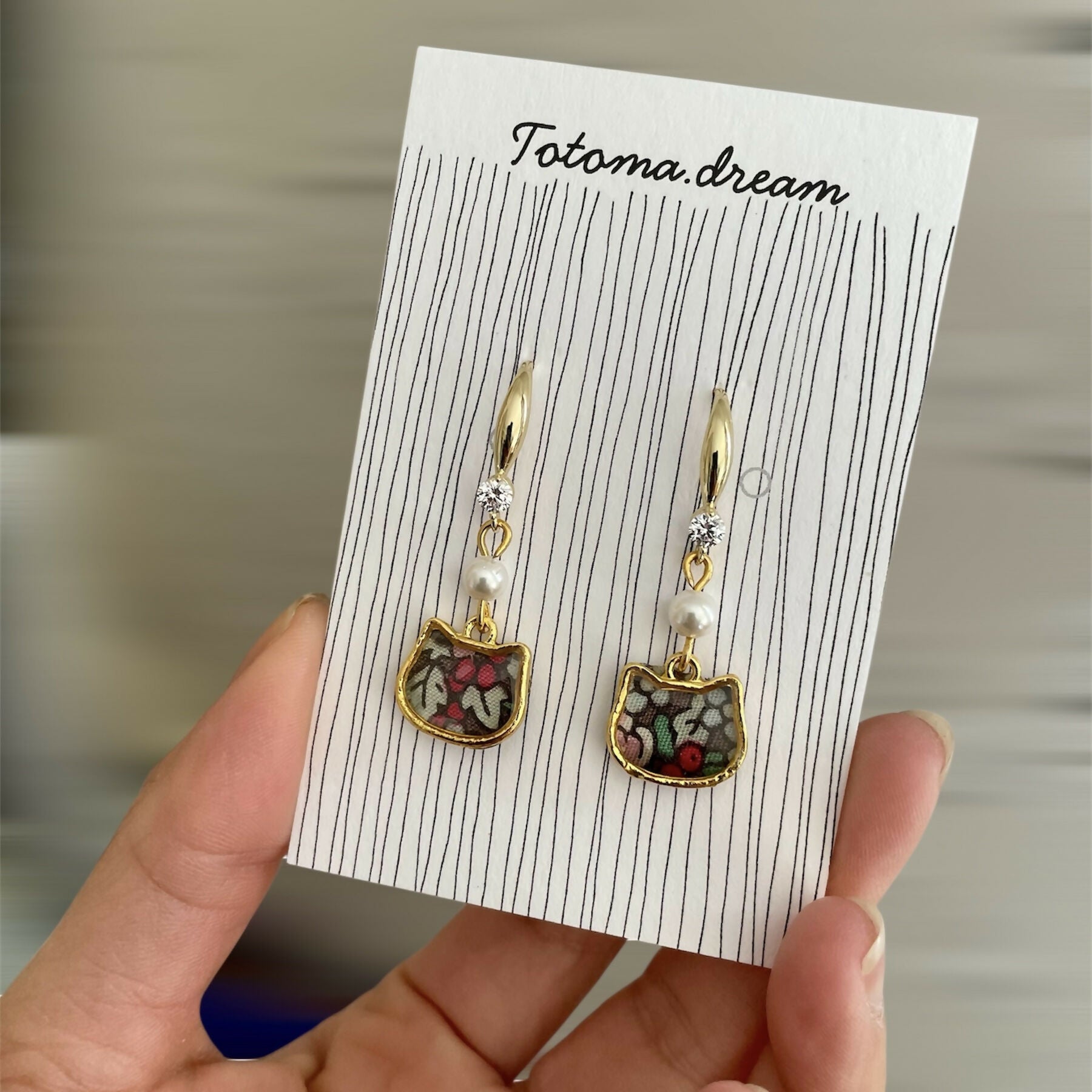 Fabric Earrings (Pendent Cat)