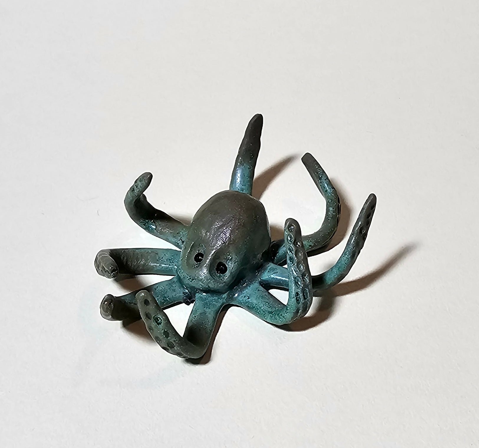 Medium green octopus