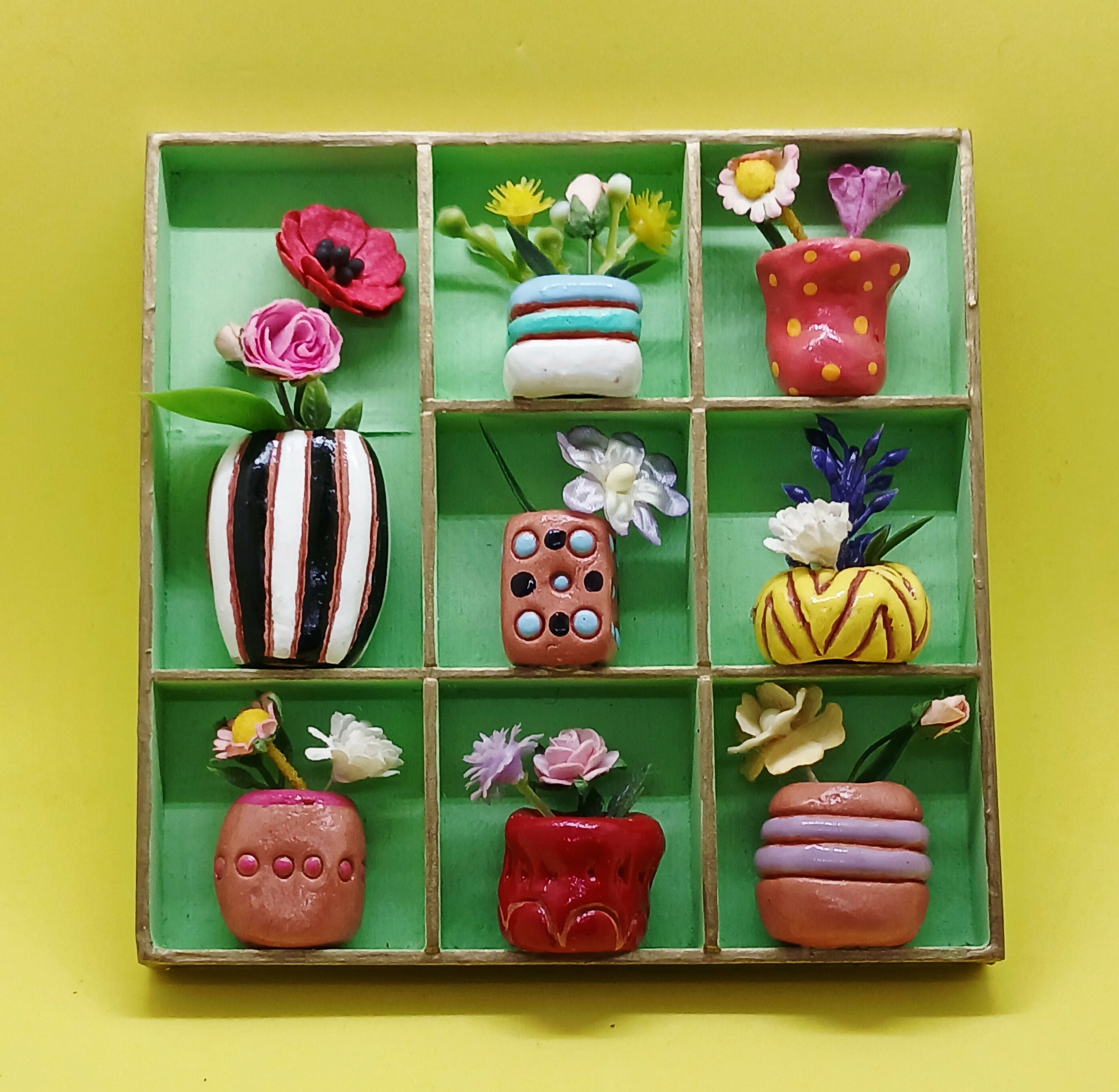Flower and Vase Trinket Tray in Green